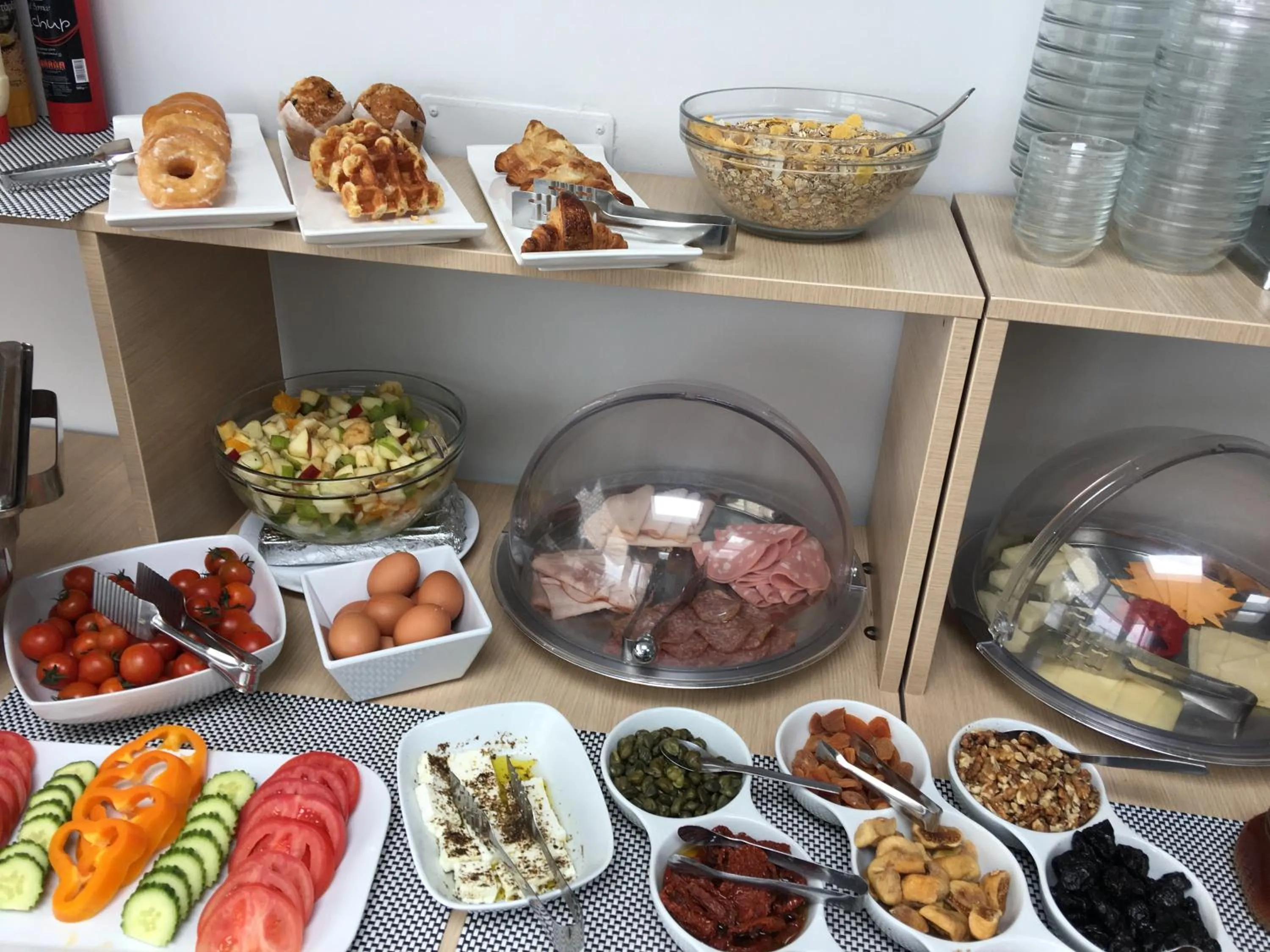 Food and drinks in Loizos Stylish Residences