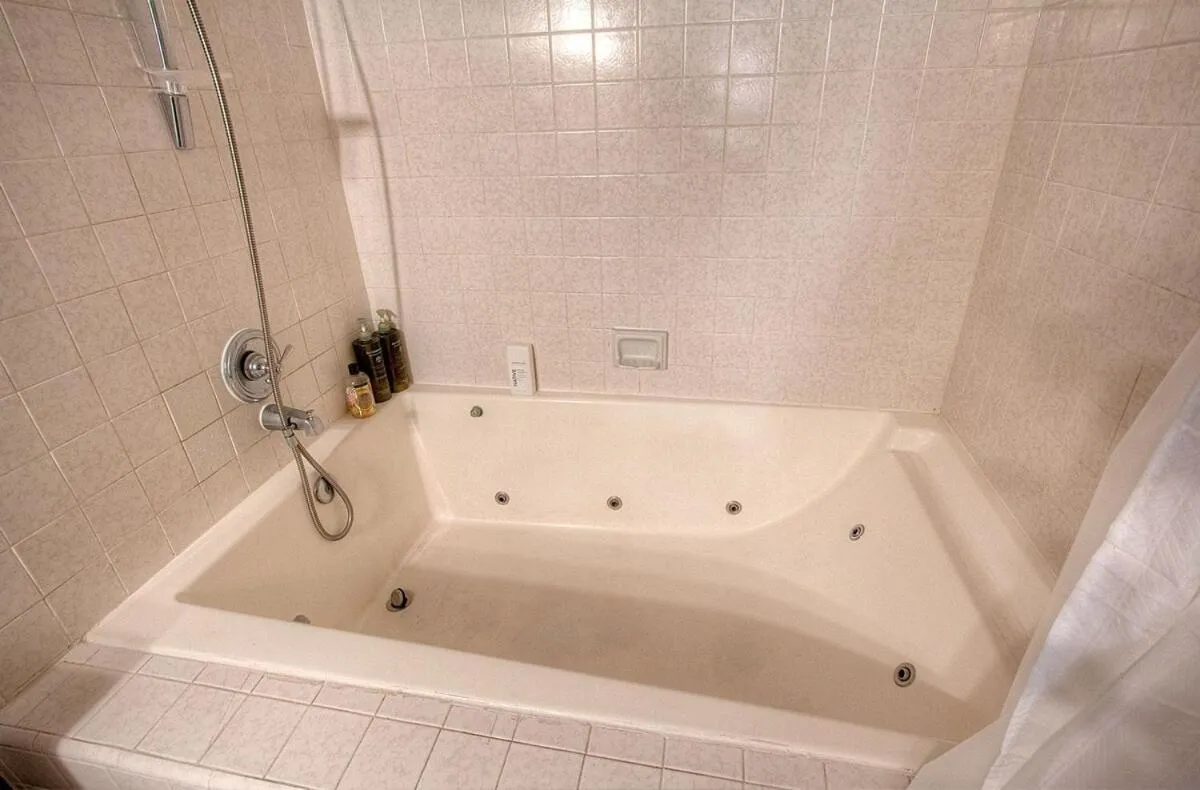 Taste of Burgundy condo