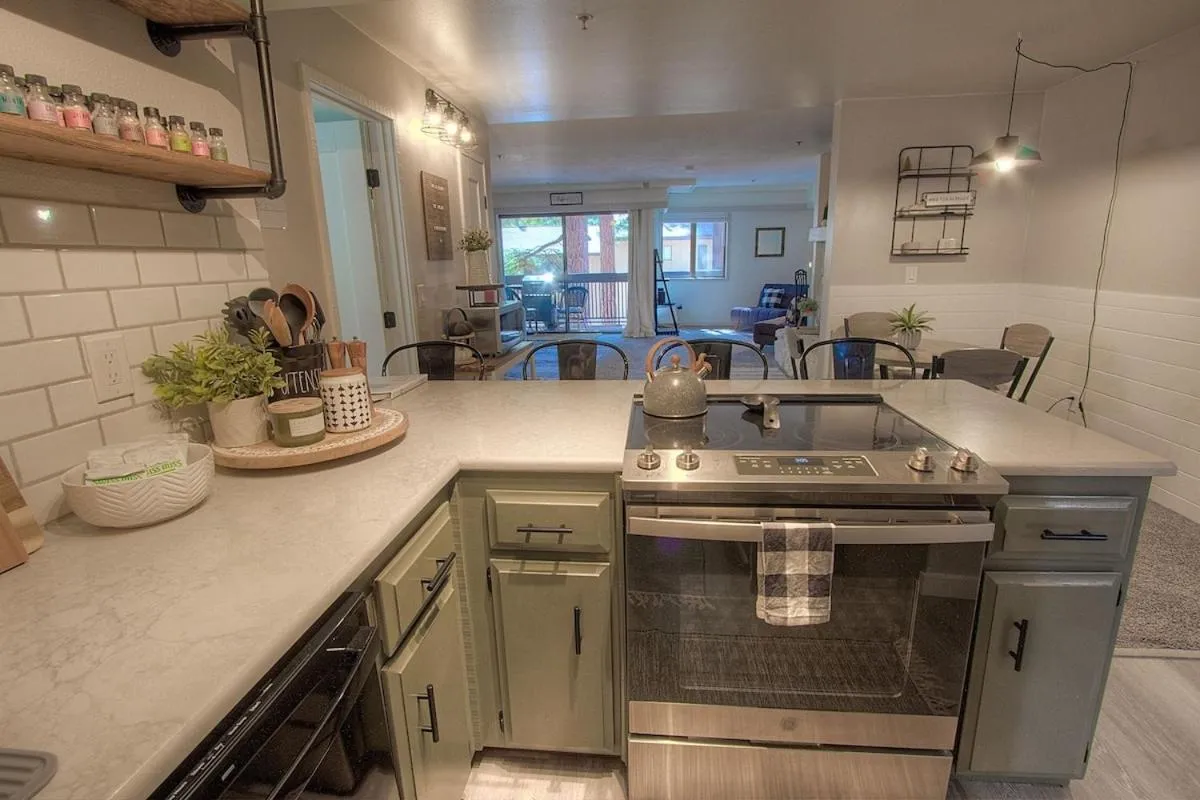 Taste of Burgundy condo