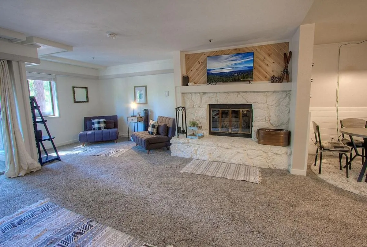 Taste of Burgundy condo