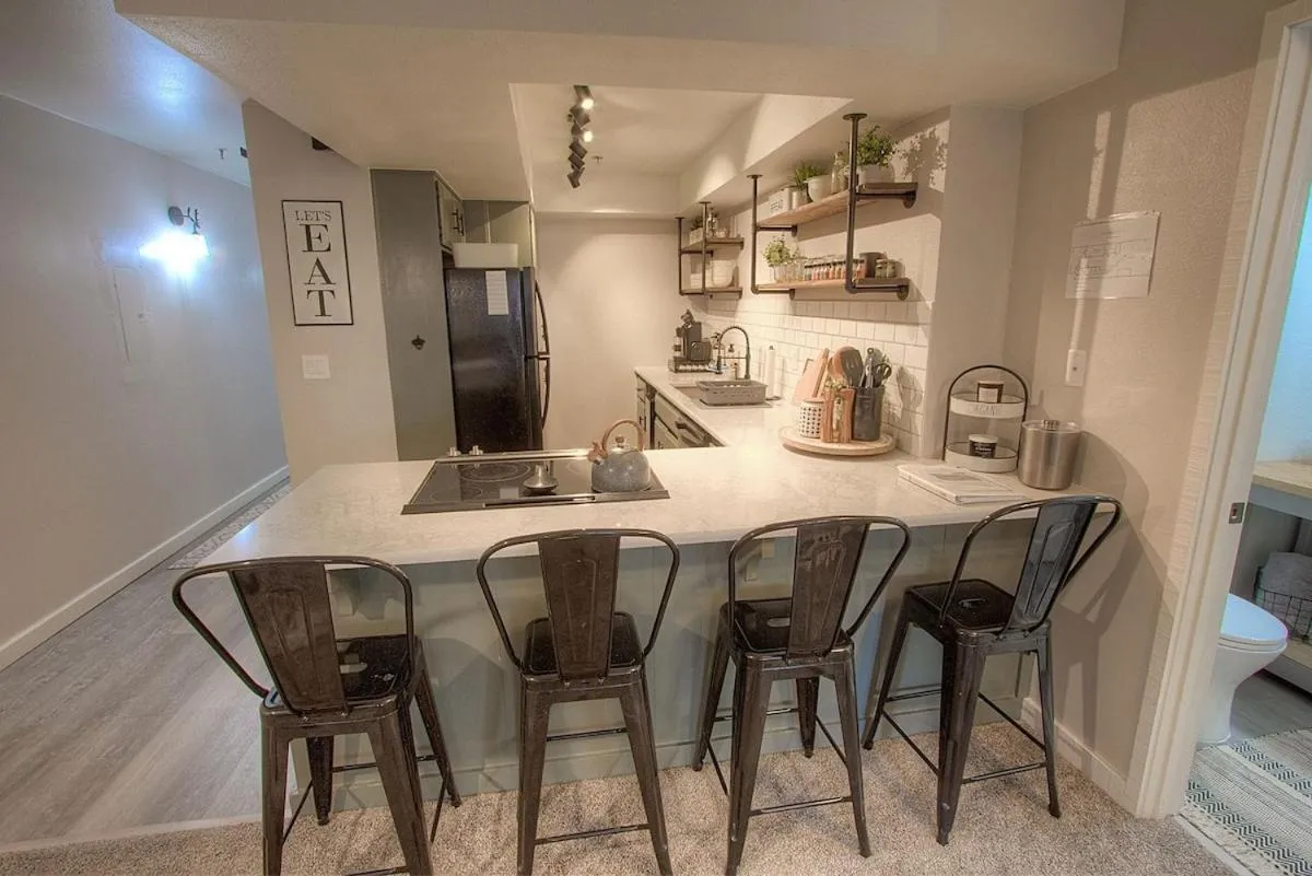 Taste of Burgundy condo