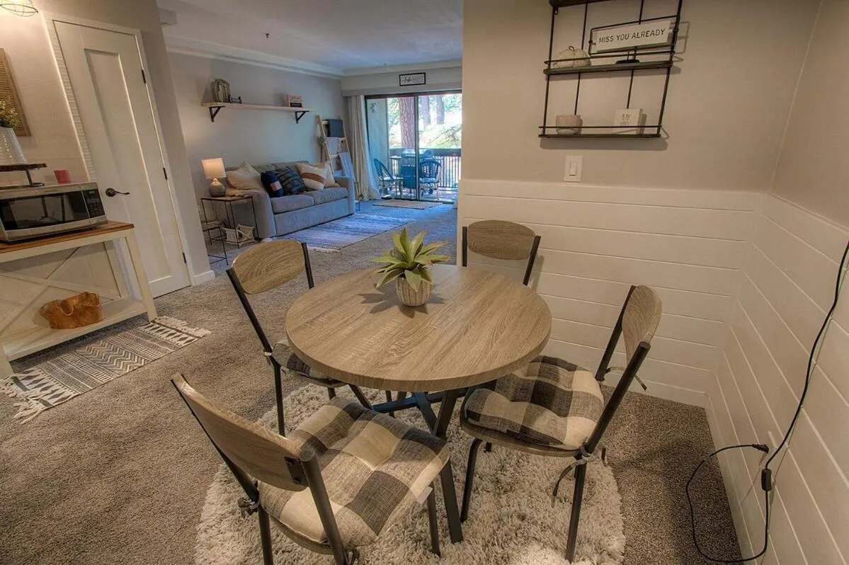 Taste of Burgundy condo