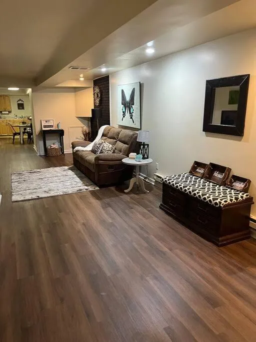 Living room in Hilltop Hideaway - 3BDR in Downtown London, KY