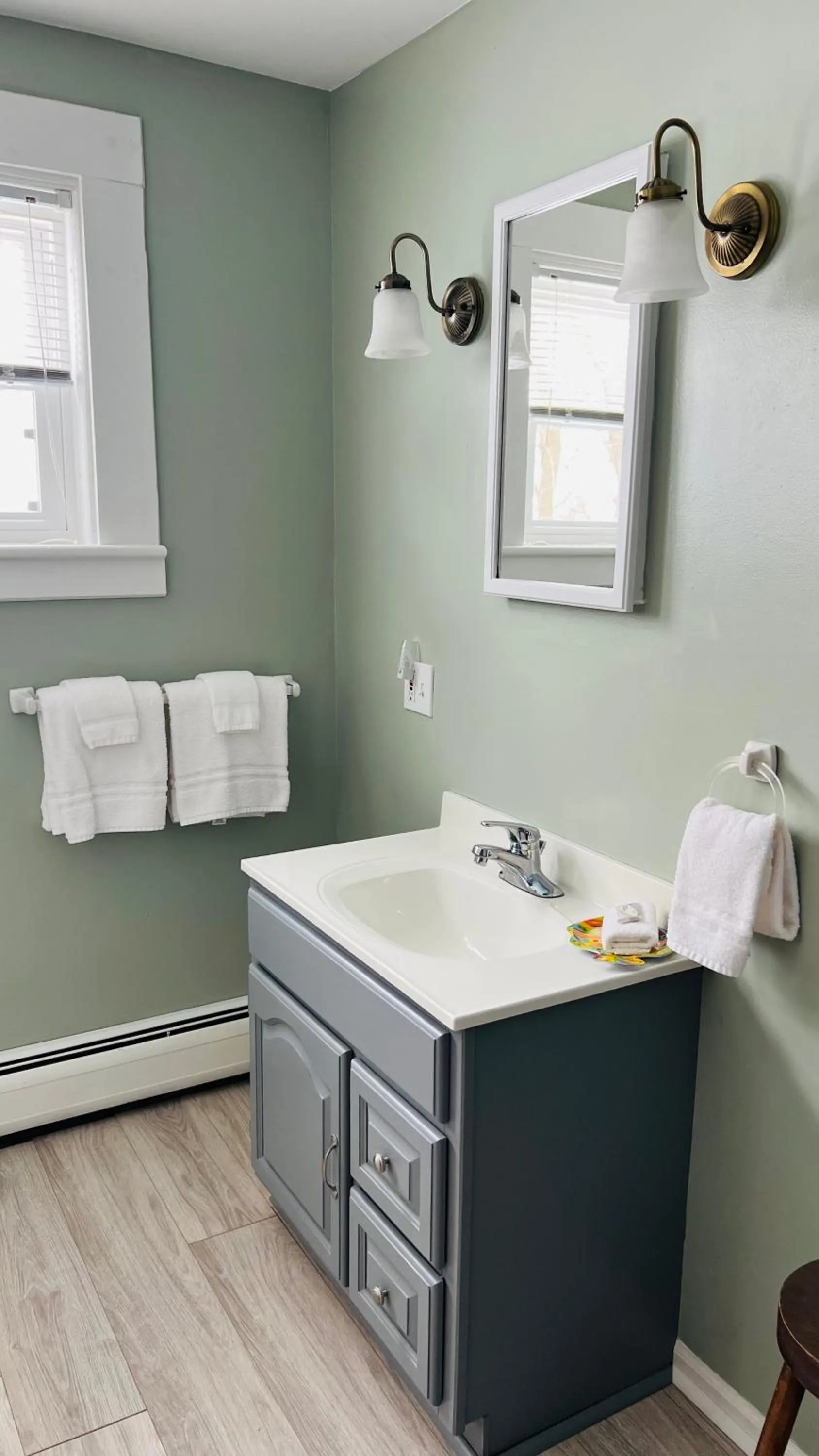 Chateau Country Inn and Captain's Cottage