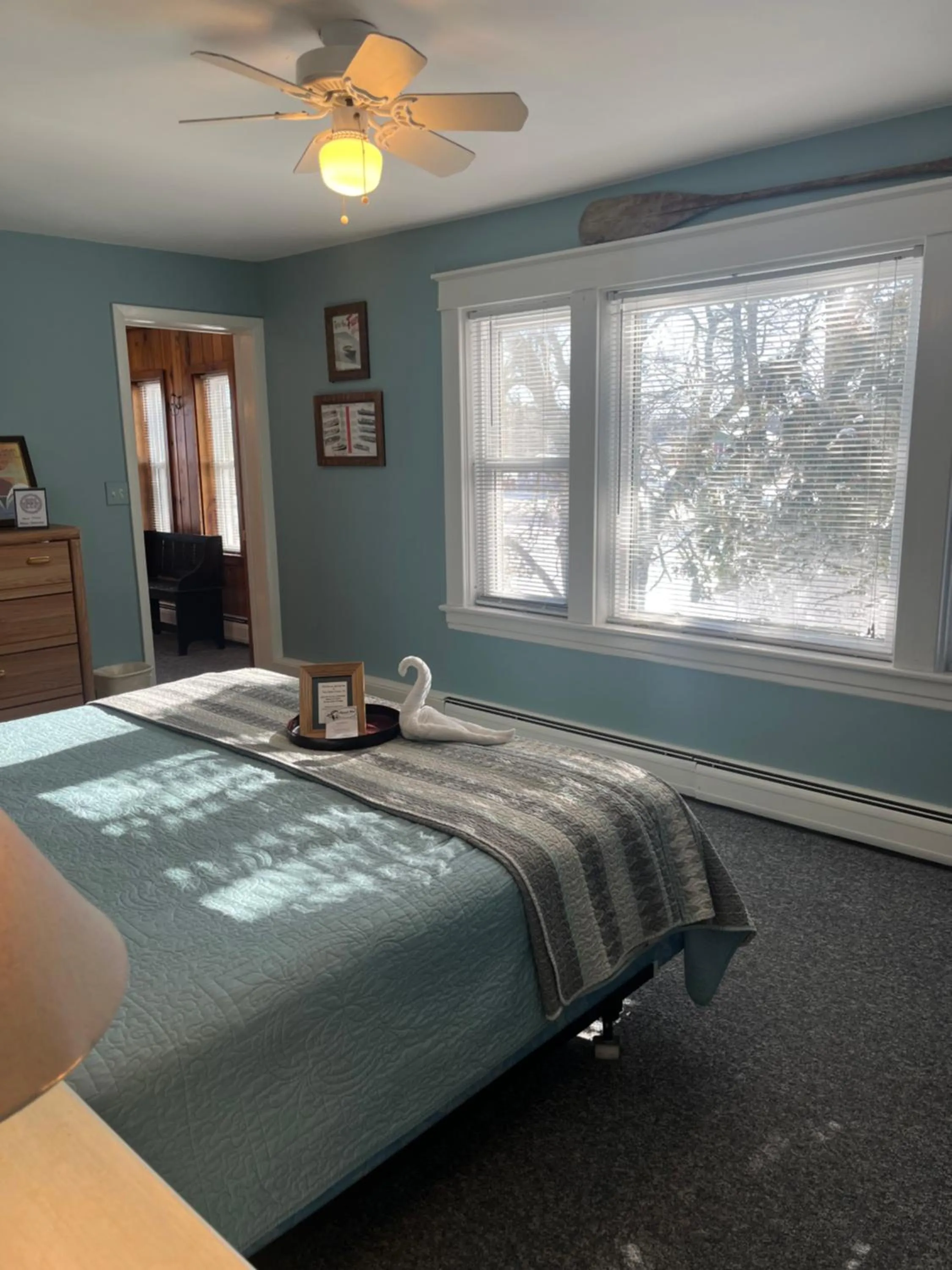 Bedroom, Bed in Chateau Country Inn and Captain's Cottage