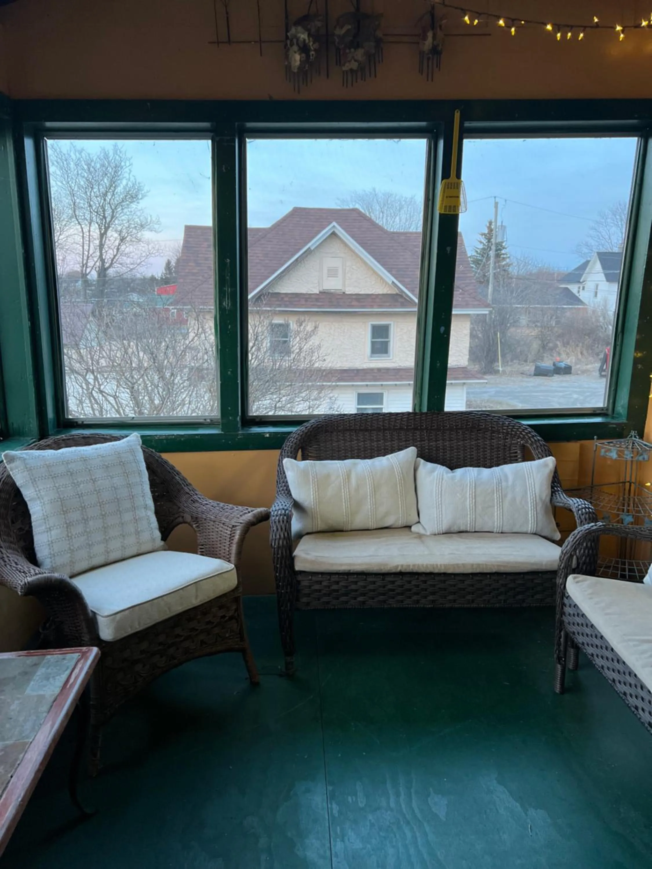 Chateau Country Inn and Captain's Cottage