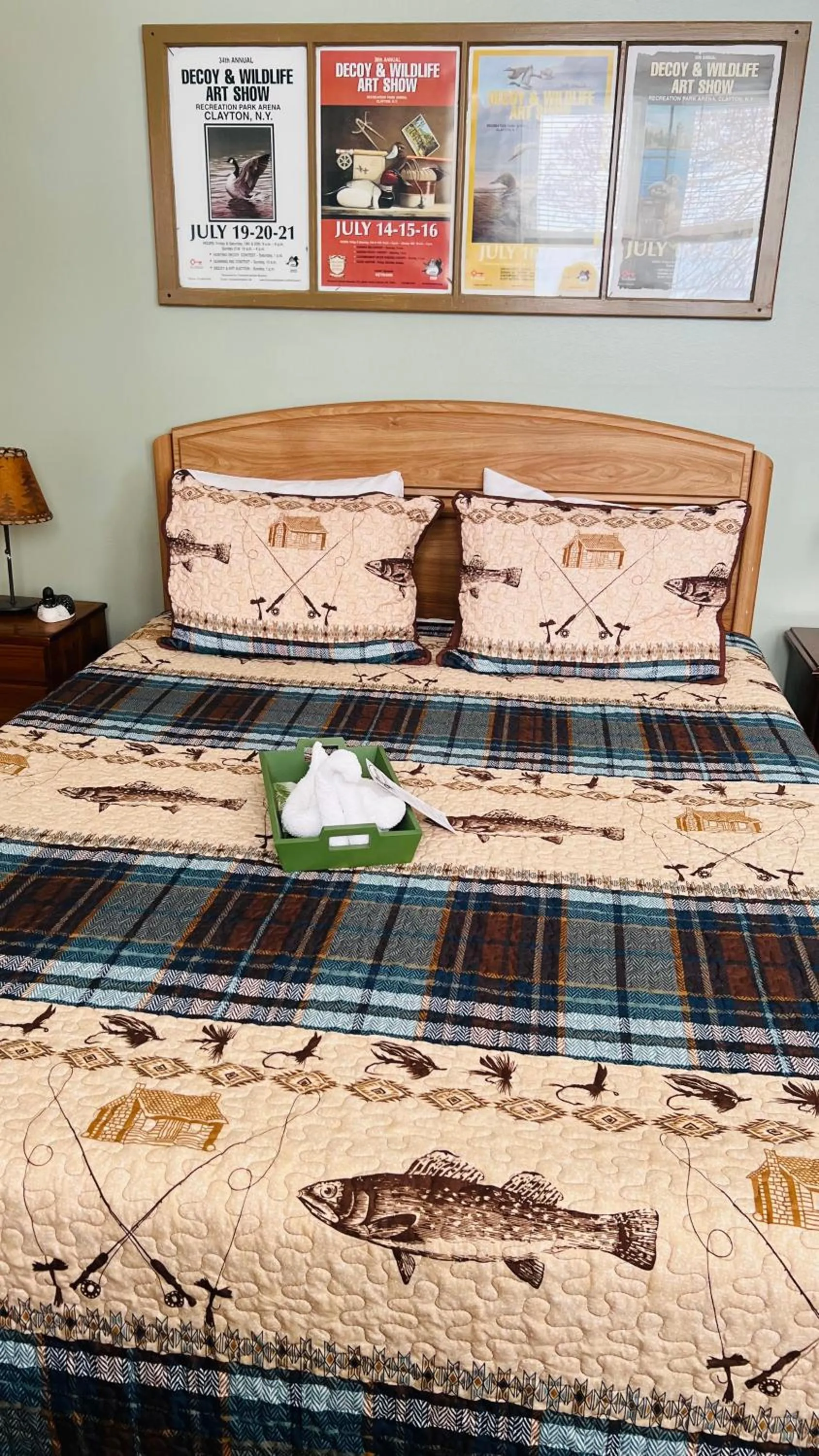 Bedroom, Bed in Chateau Country Inn and Captain's Cottage