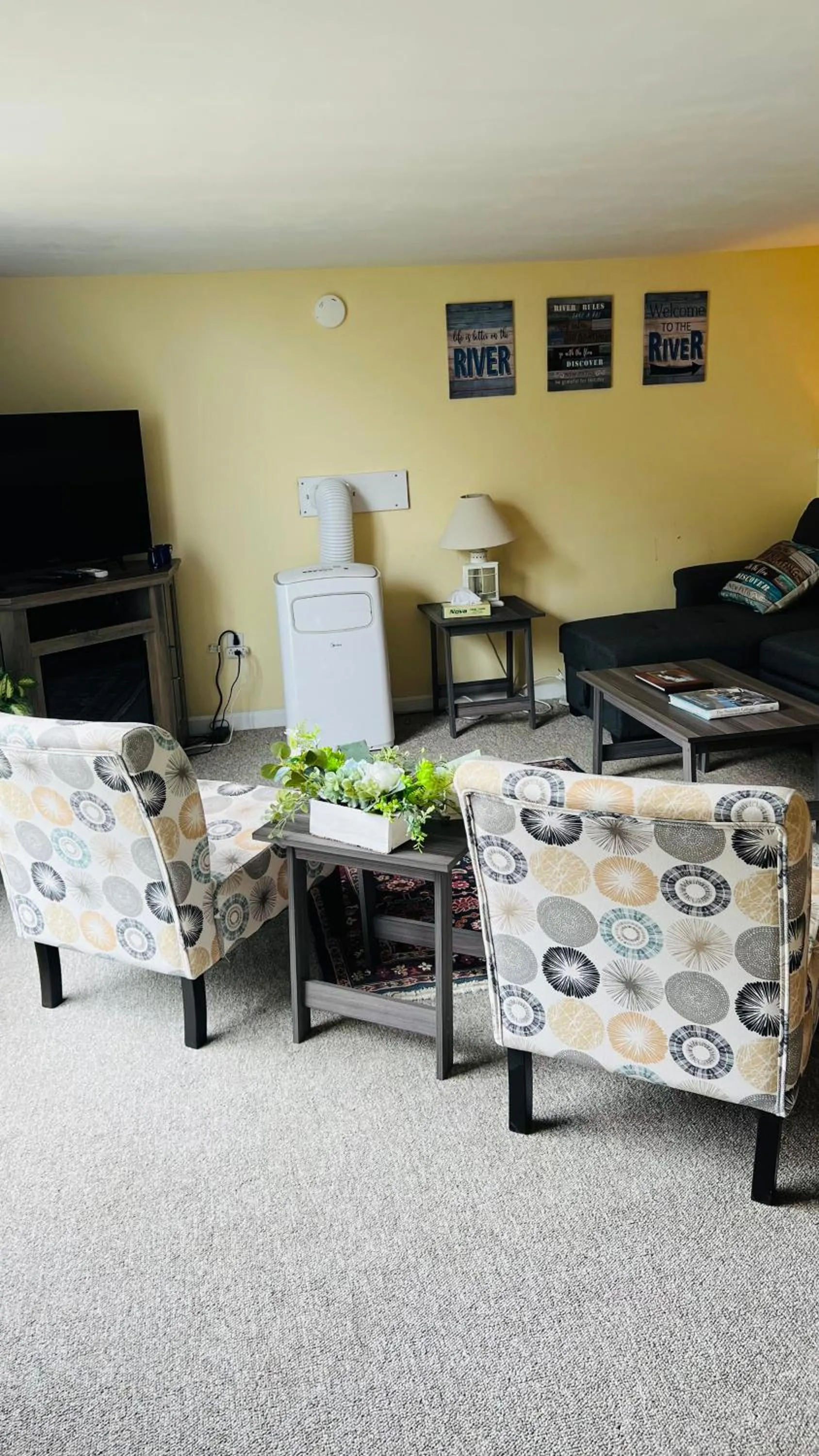 Chateau Country Inn and Captain's Cottage