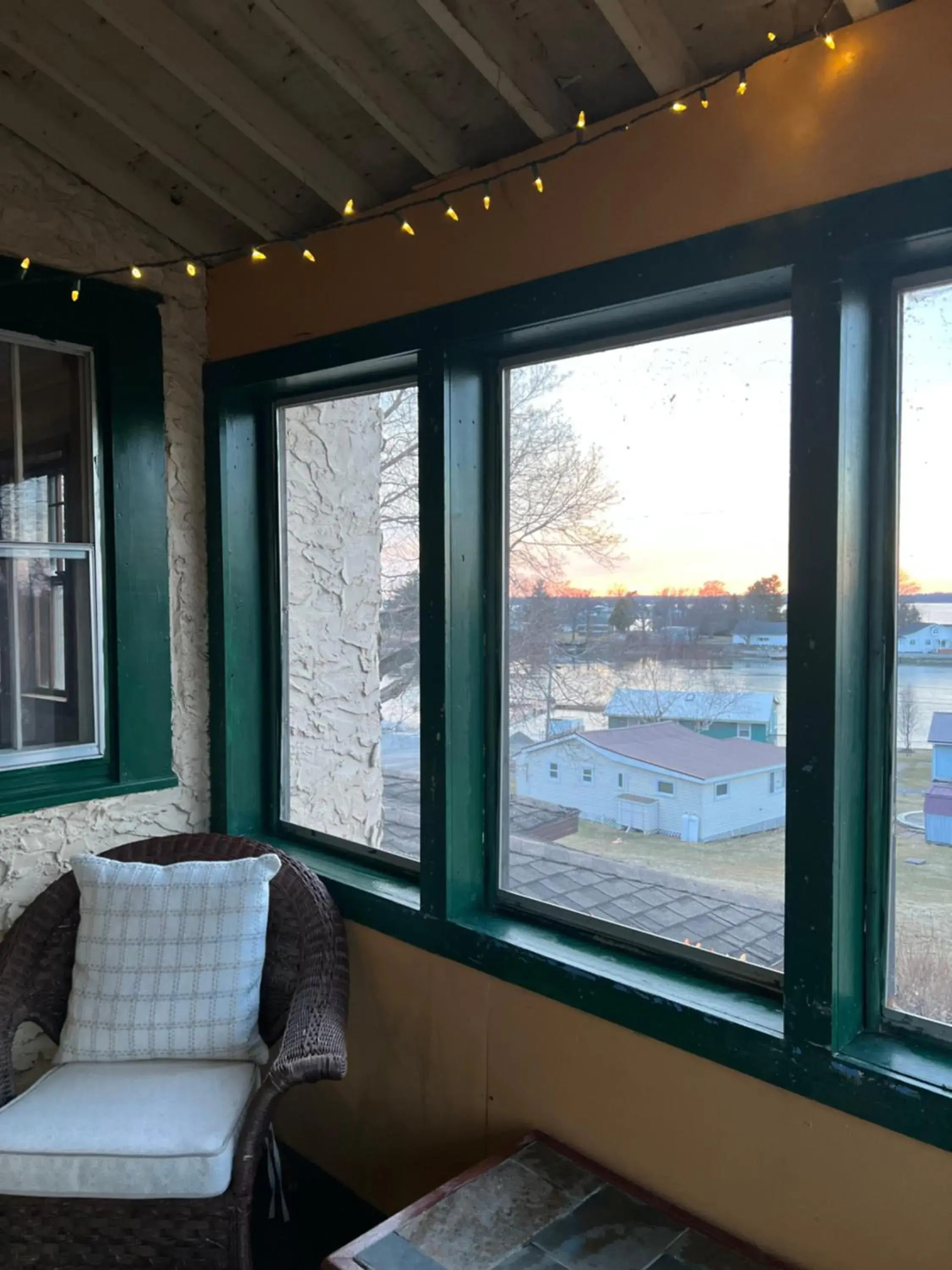 King Room in Chateau Country Inn and Captain's Cottage King Room in Chateau Country Inn and Captain's Cottage