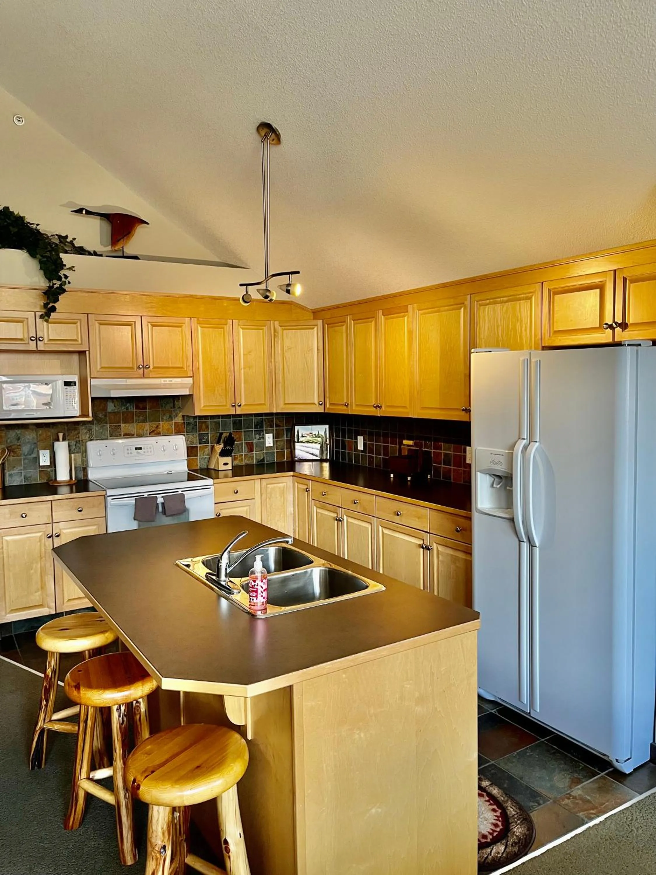 Kitchen or kitchenette in Wanna get away next Summer and Fall at the Crossing