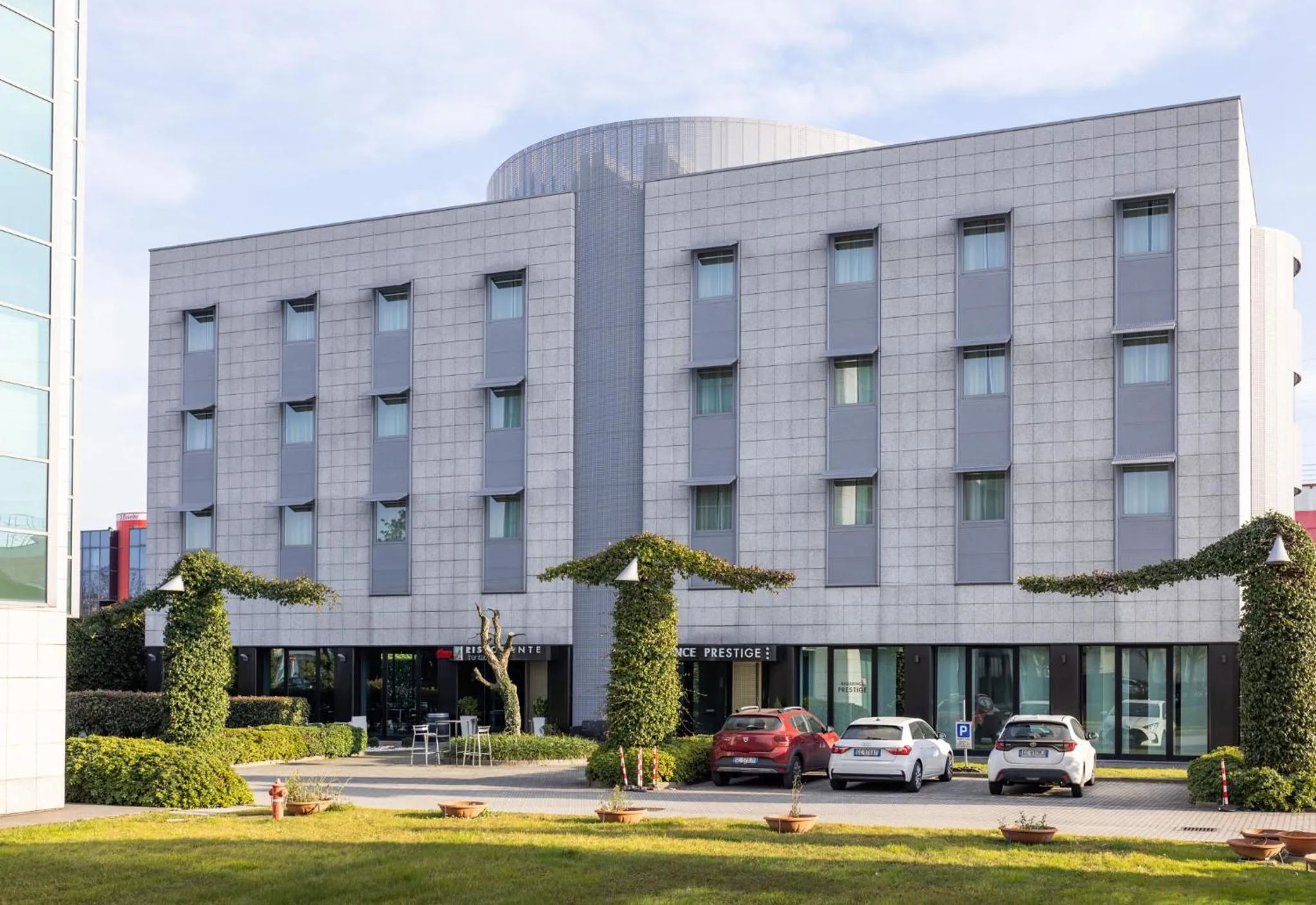 Property building in Residence Prestige