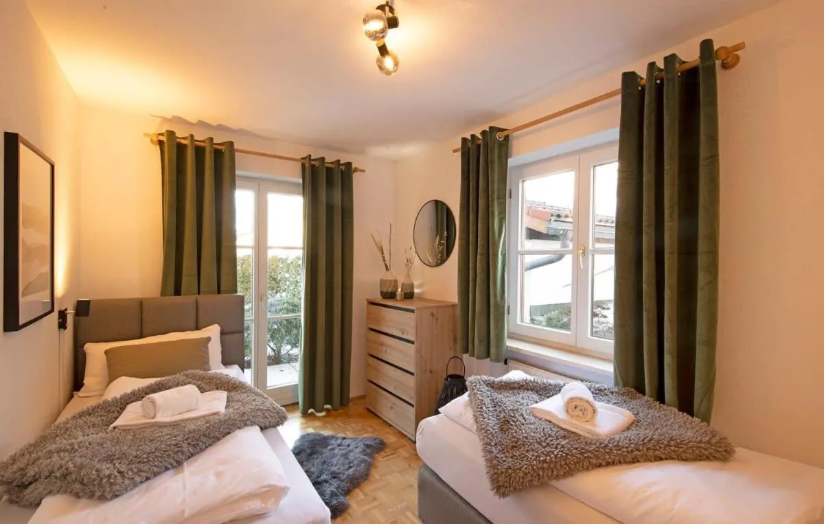 Ruhige Chalet-Style Suite am Kurpark neben der Therme