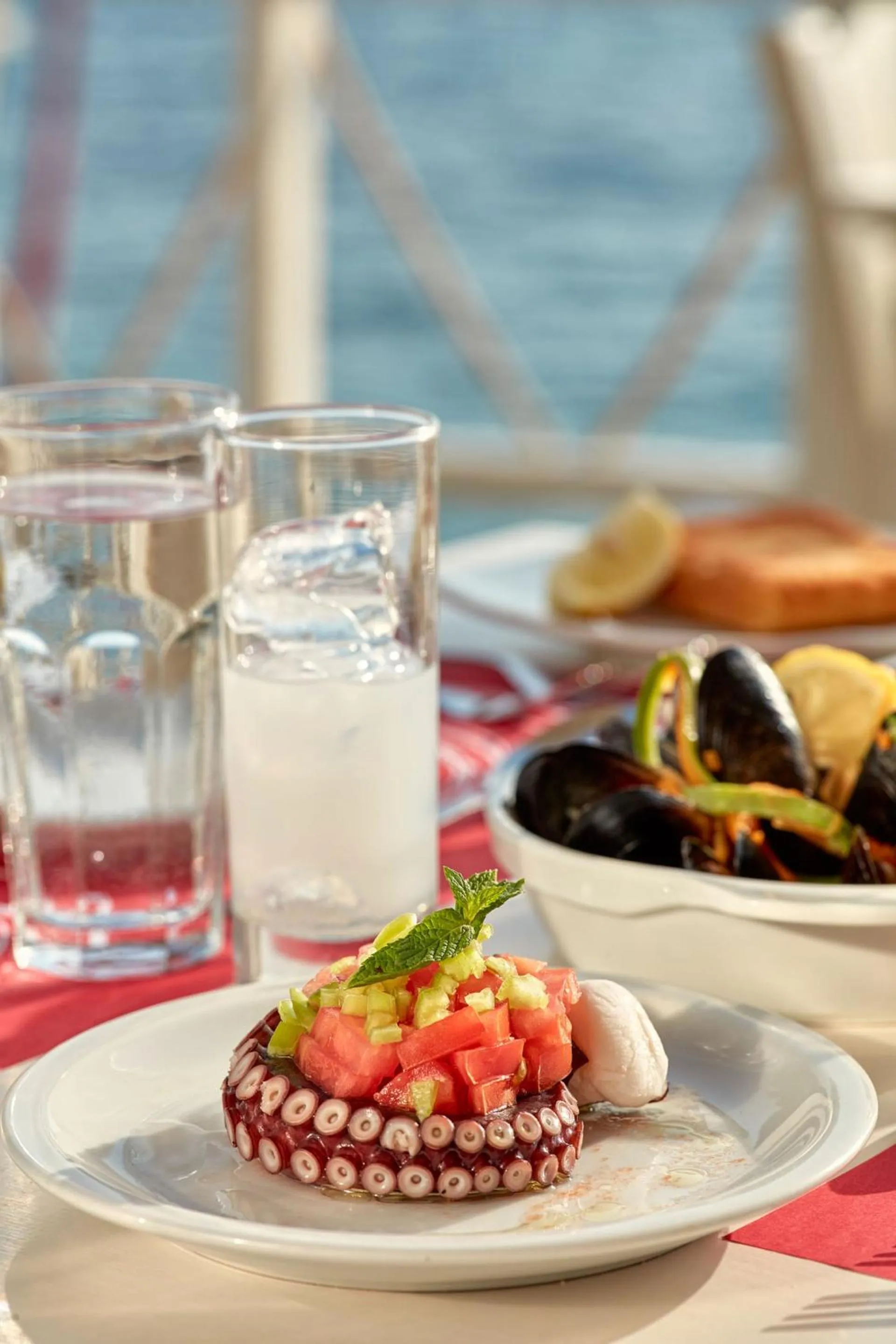 Restaurant/places to eat in Leda Village Resort