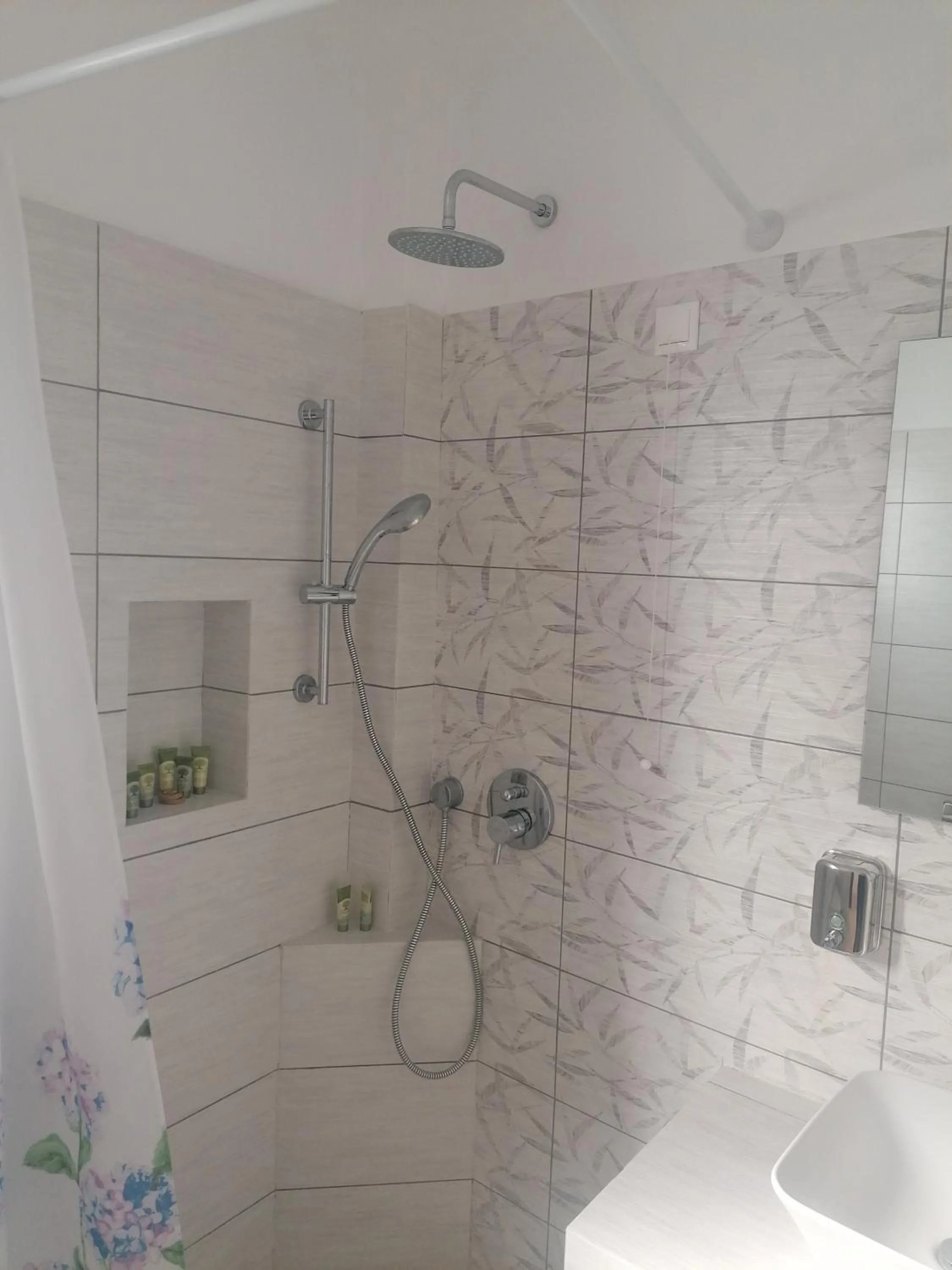 Shower in Adonis Hotel Naxos