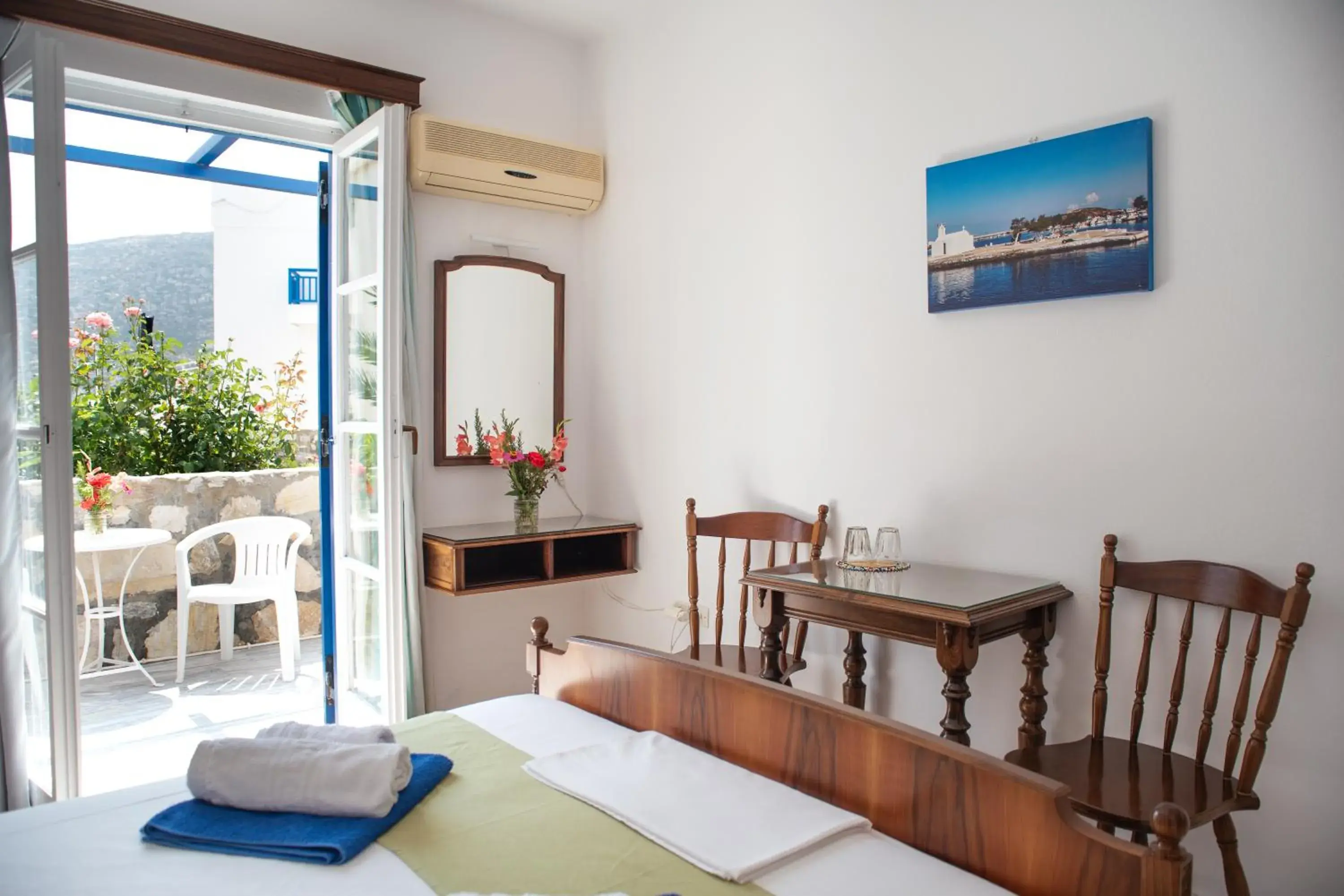 Double or Twin Room with Garden View in Adonis Hotel Naxos Double or Twin Room with Garden View in Adonis Hotel Naxos