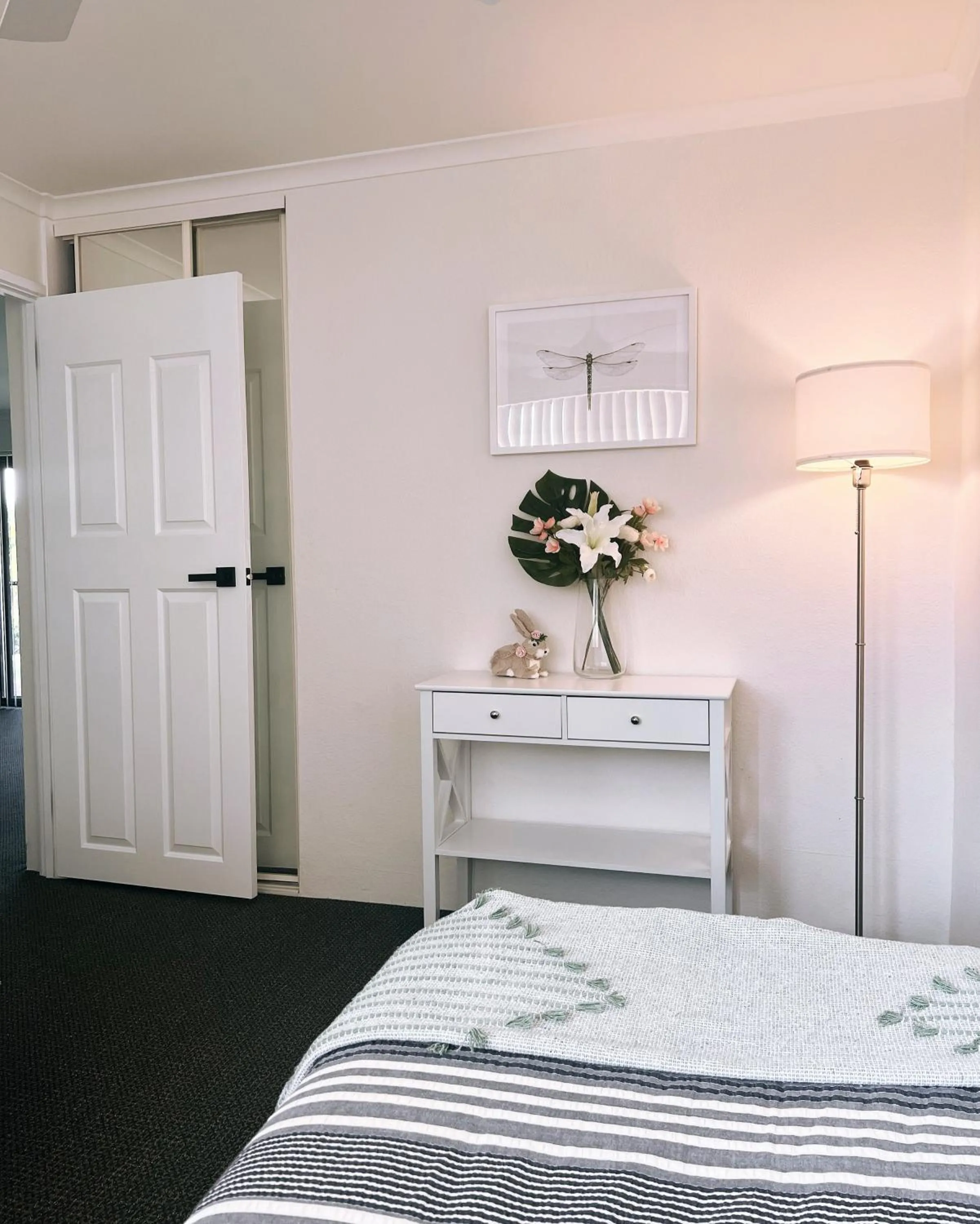 Bed in Nautilus Hamptons Style Luxury Beach Apartment Merimbula