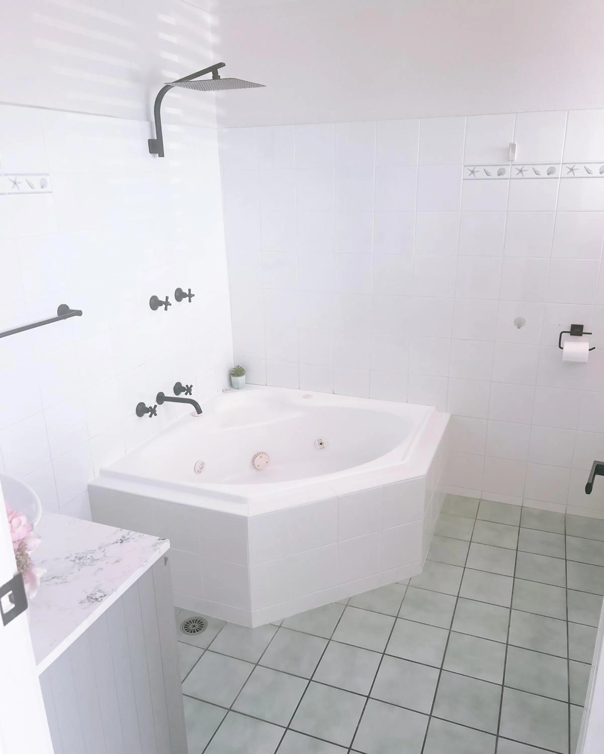 Nautilus Hamptons Style Luxury Beach Apartment Merimbula