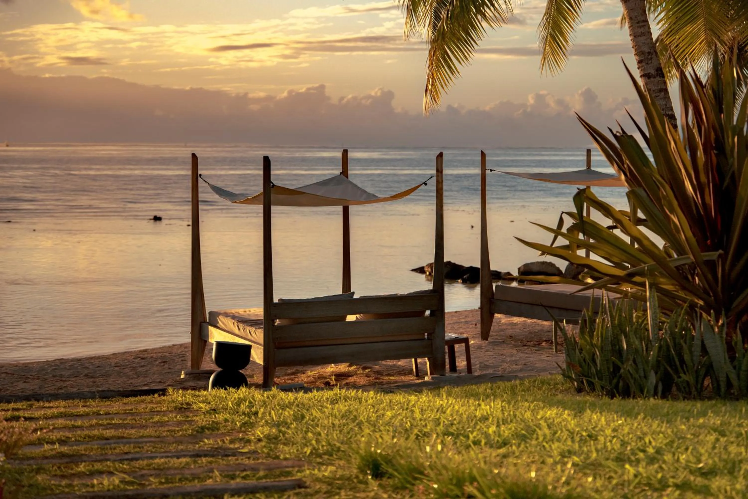 Sunset in Cook's Bay Hotel & Suites