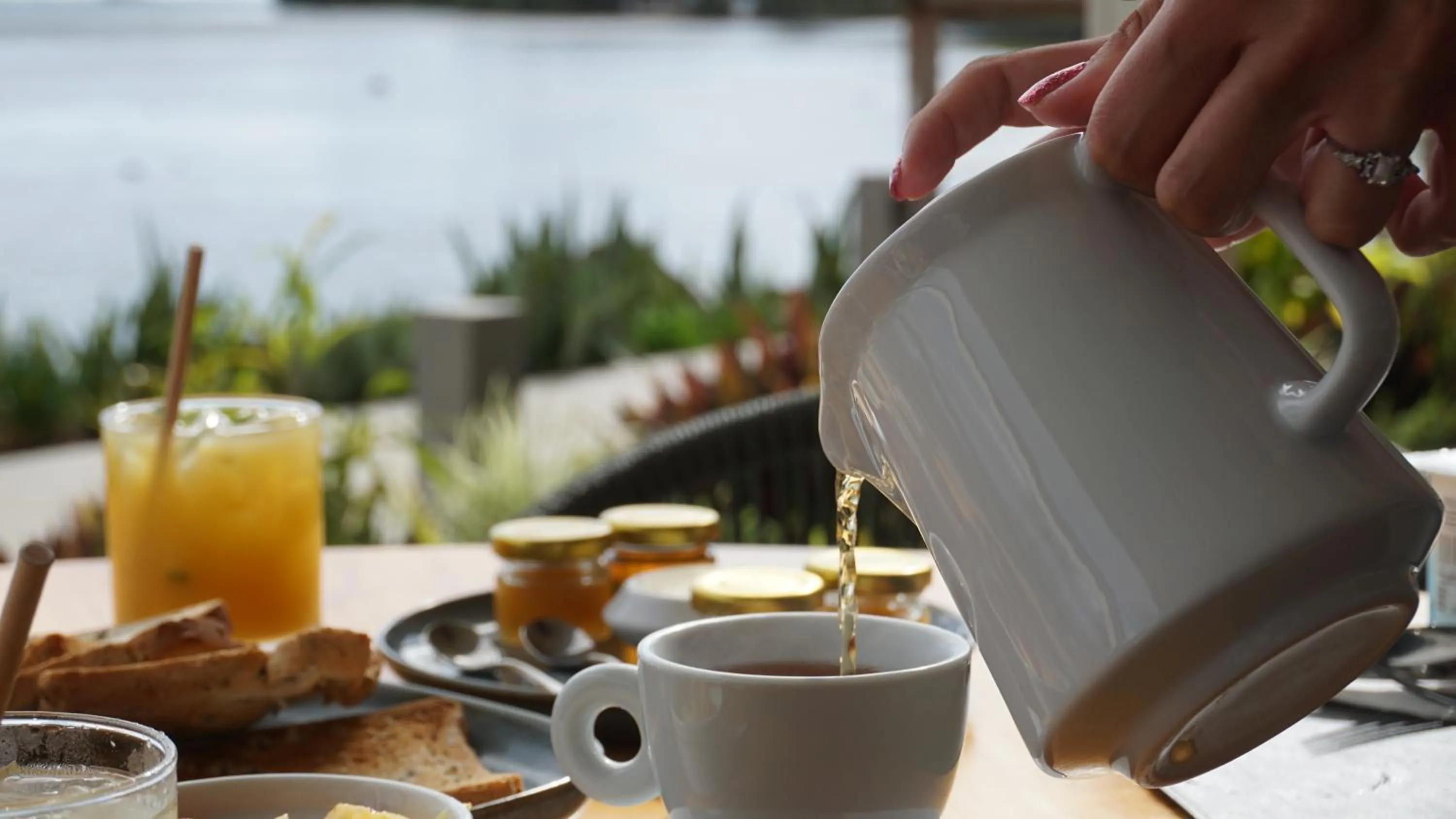 Breakfast in Cook's Bay Hotel & Suites