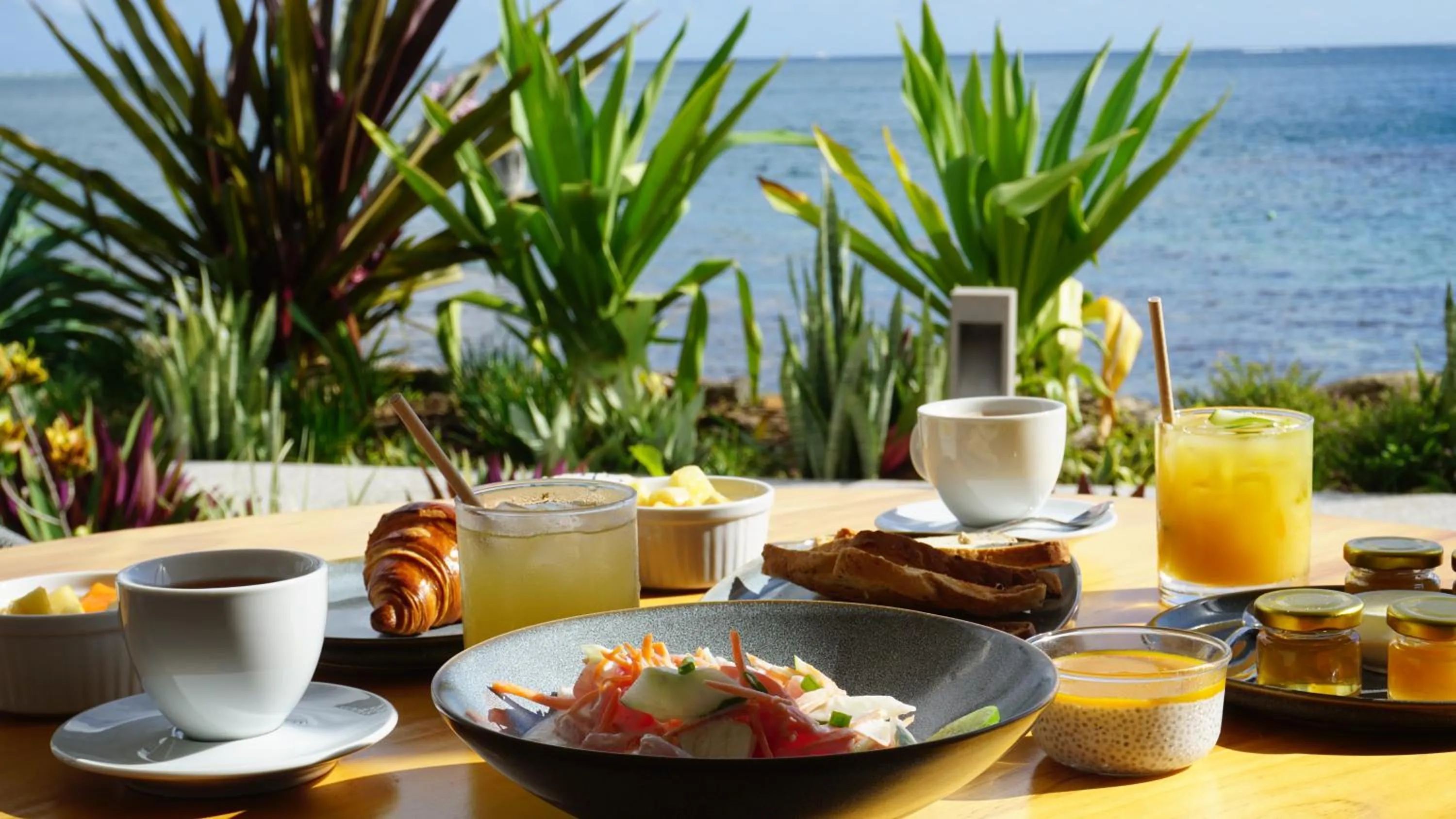 Breakfast in Cook's Bay Hotel & Suites