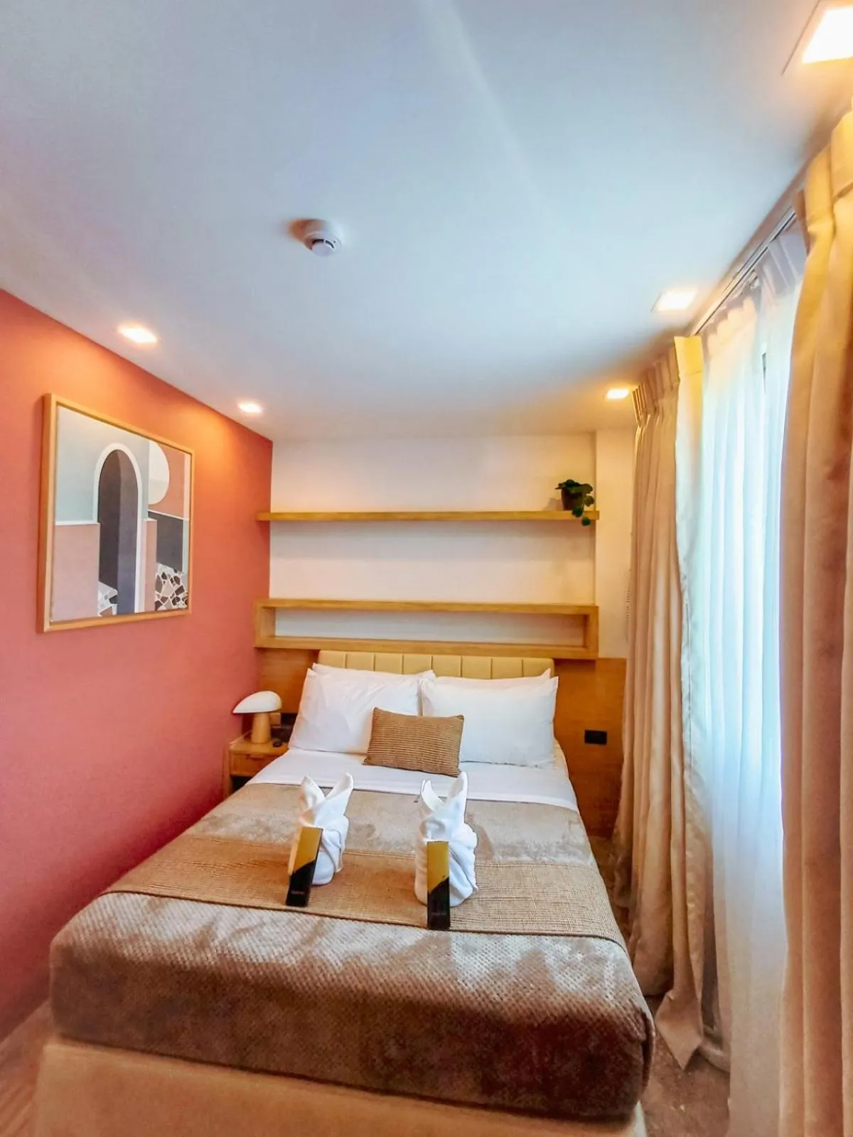 Bed in Prince Express Inn