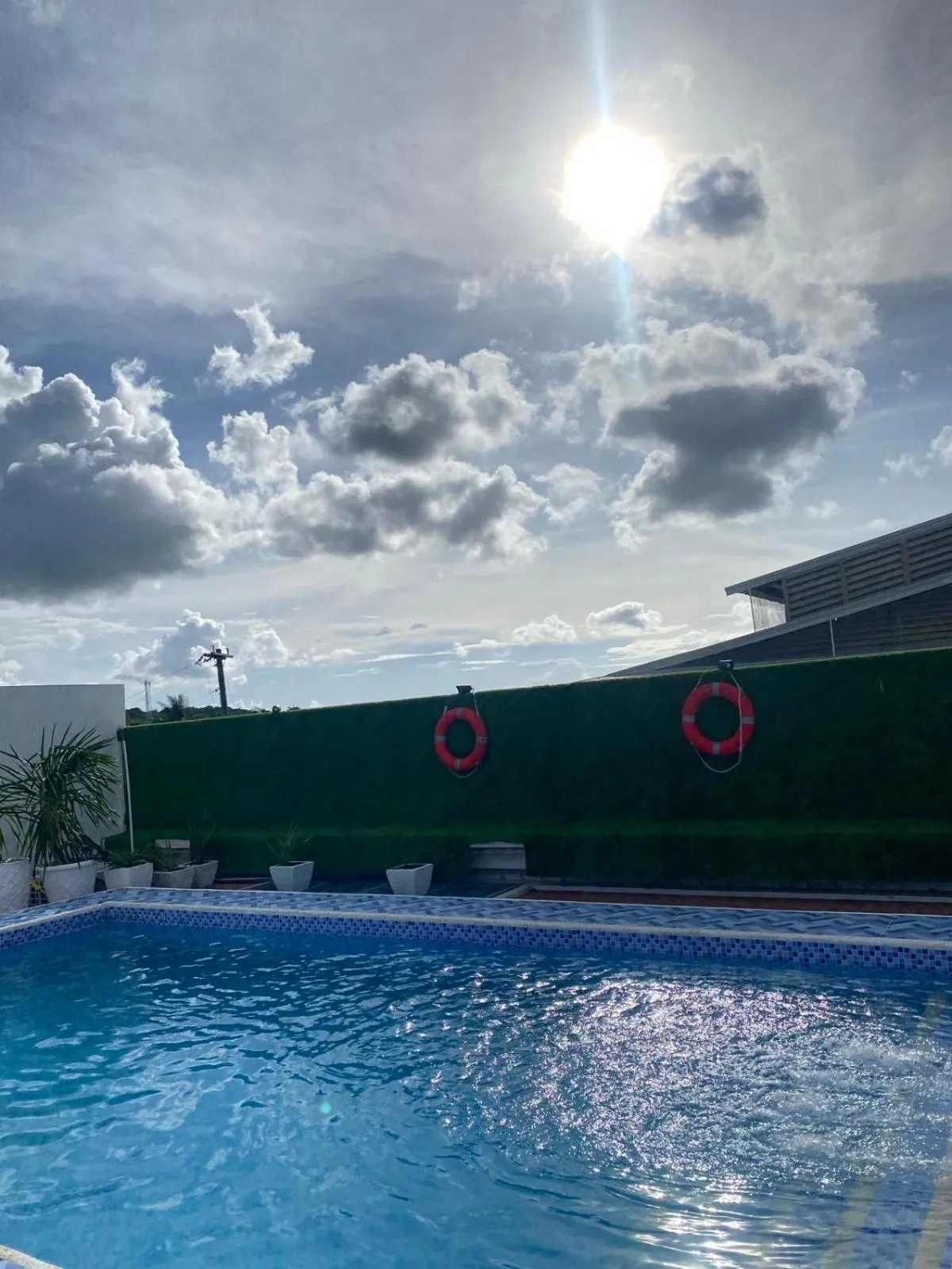 Swimming pool in Prince Express Inn