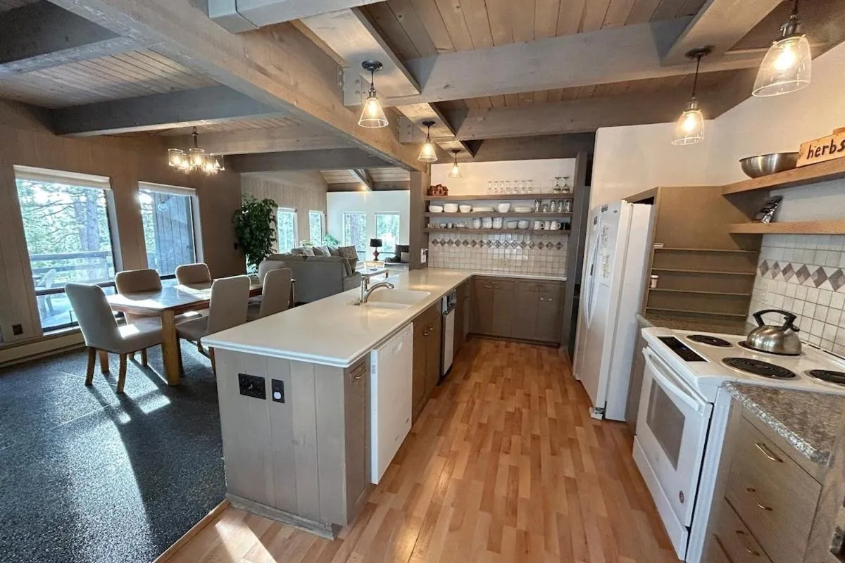 Tumbleweed Pines home