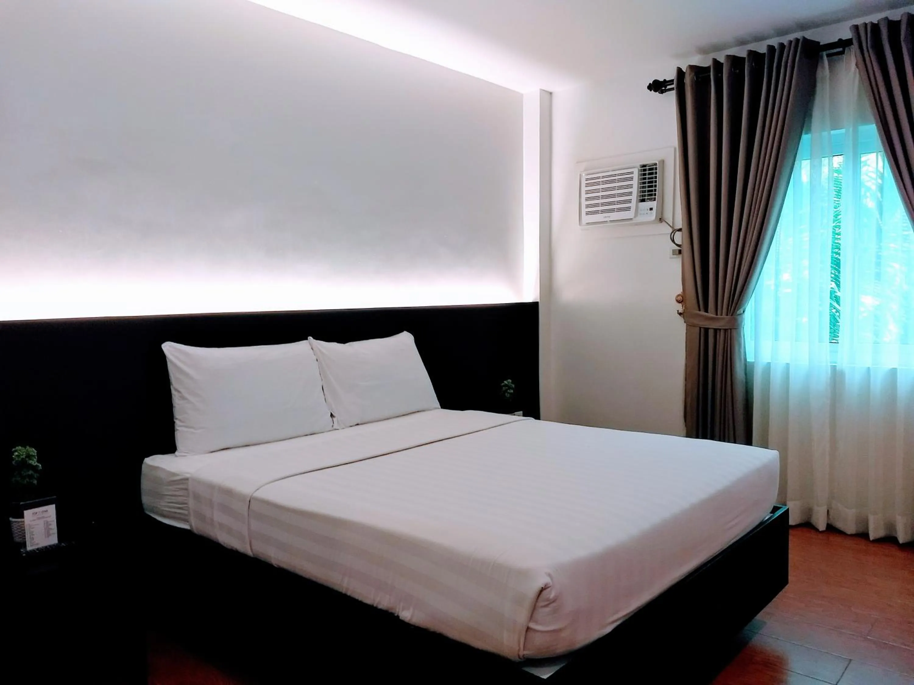 Bed in TOP STAR HOTEL OTON