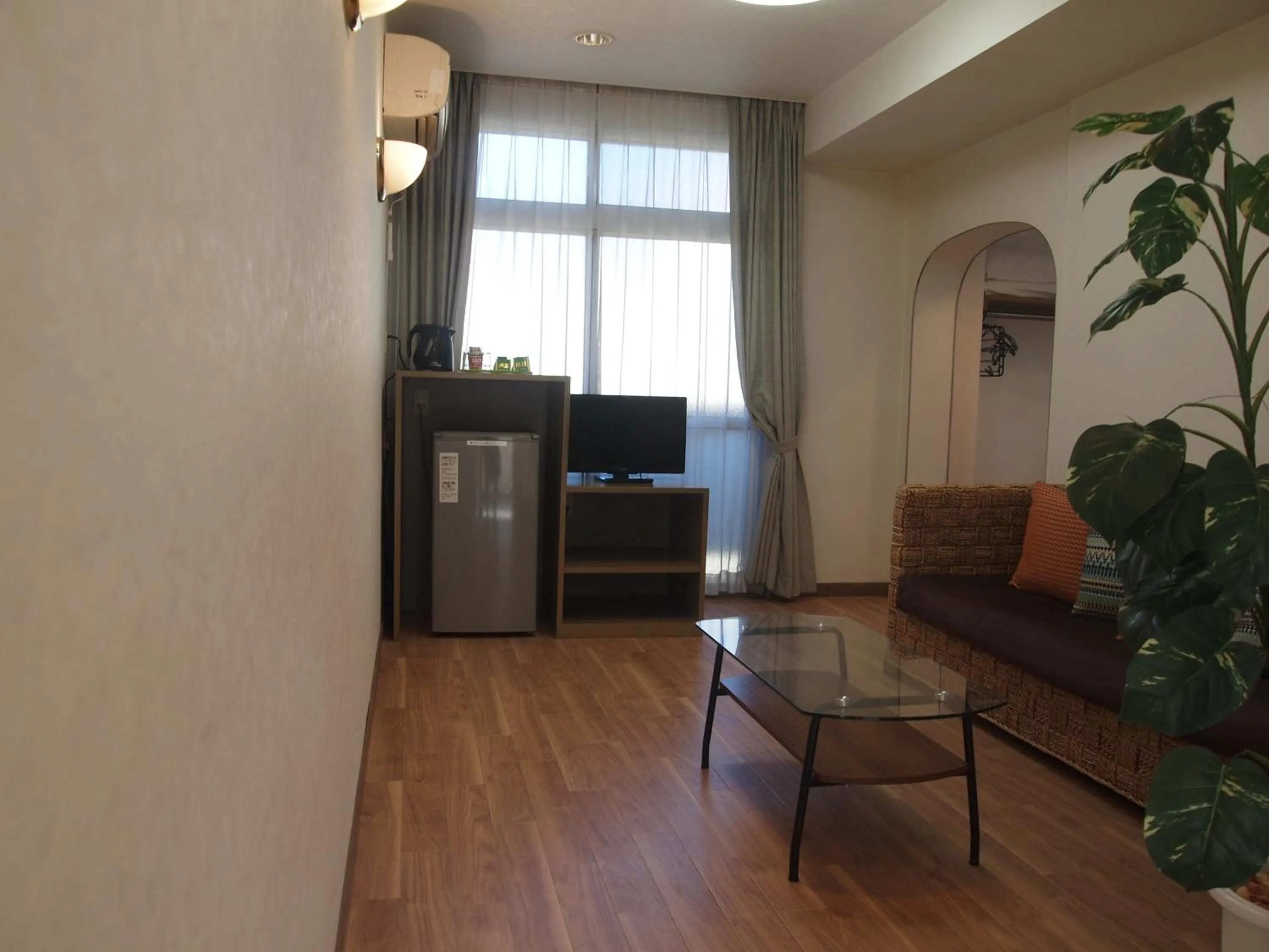 Photo of the whole room in Senkei Plaza