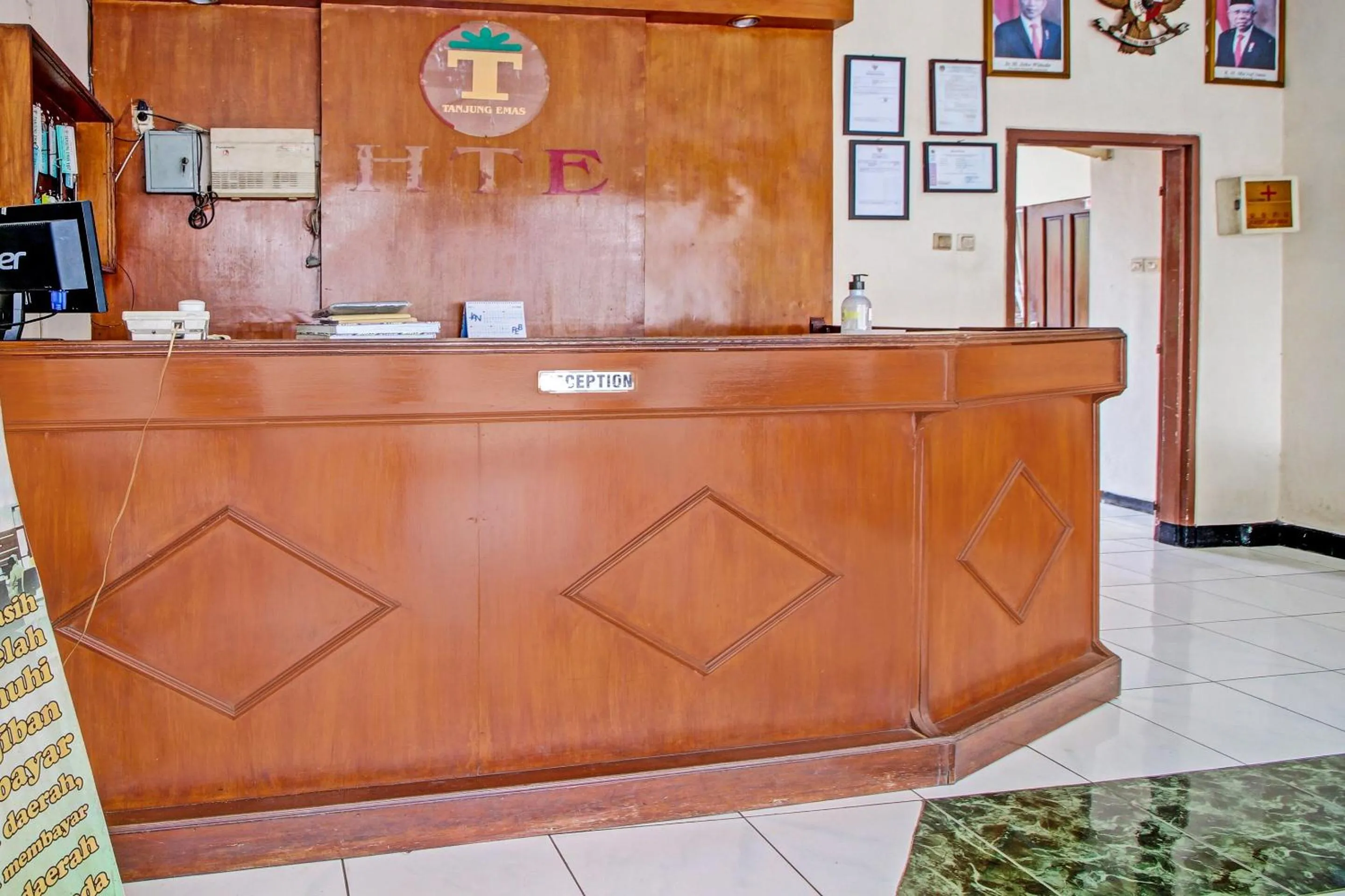 Lobby or reception in Collection O 92242 Hotel Tanjung Emas