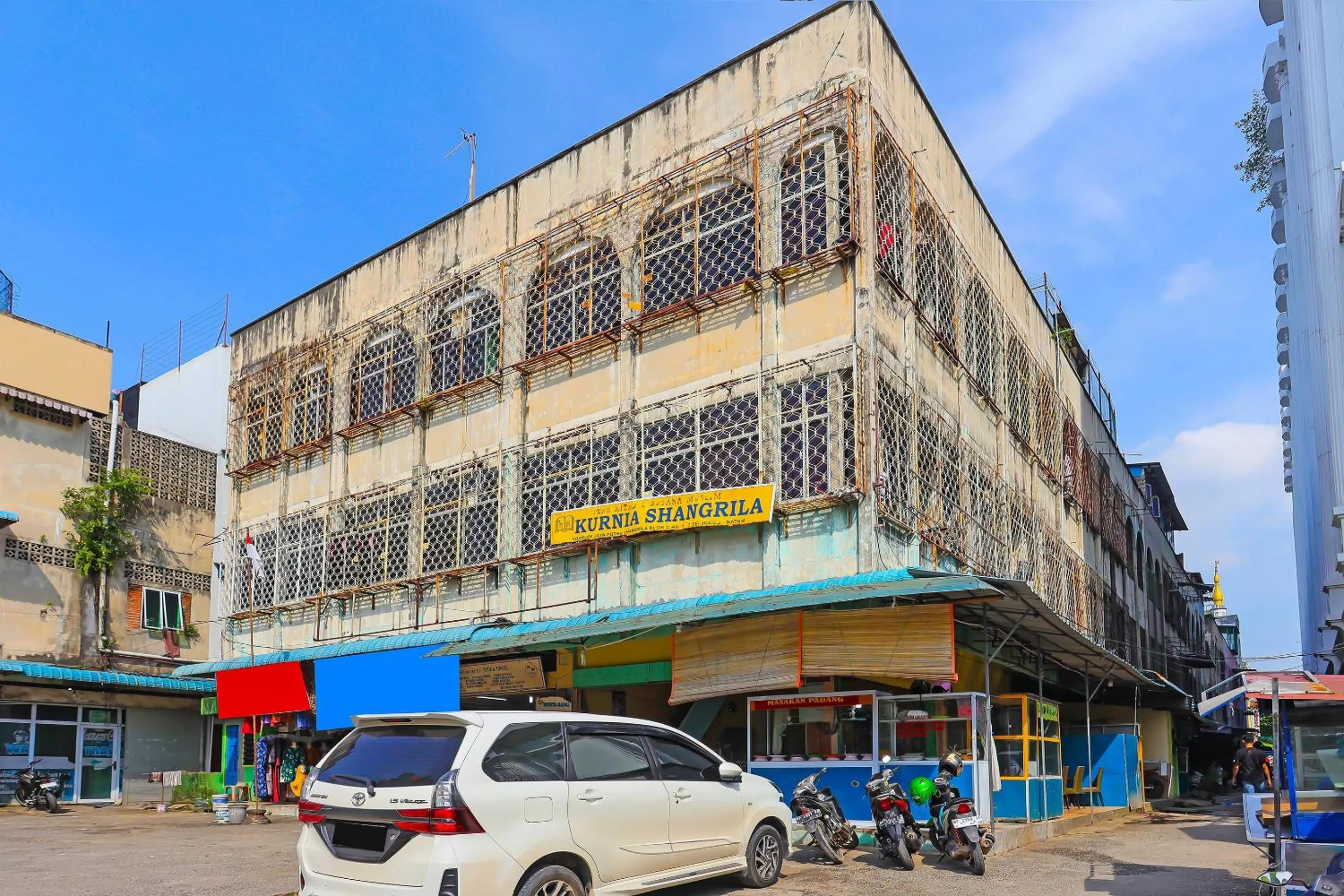 Facade/entrance in Hotel O Kurnia ShangrilaNearNagoya Hill Shopping Mall