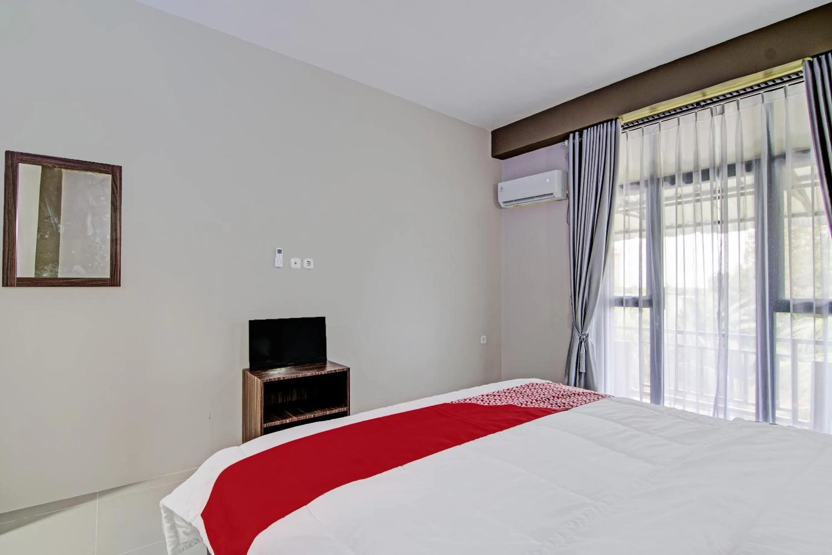 Bedroom, Bed in Hotel O Penginapan Thoybah Syariah Near Pondok Pesantren UMAR BIN KHATAB km 9 garuda sakti