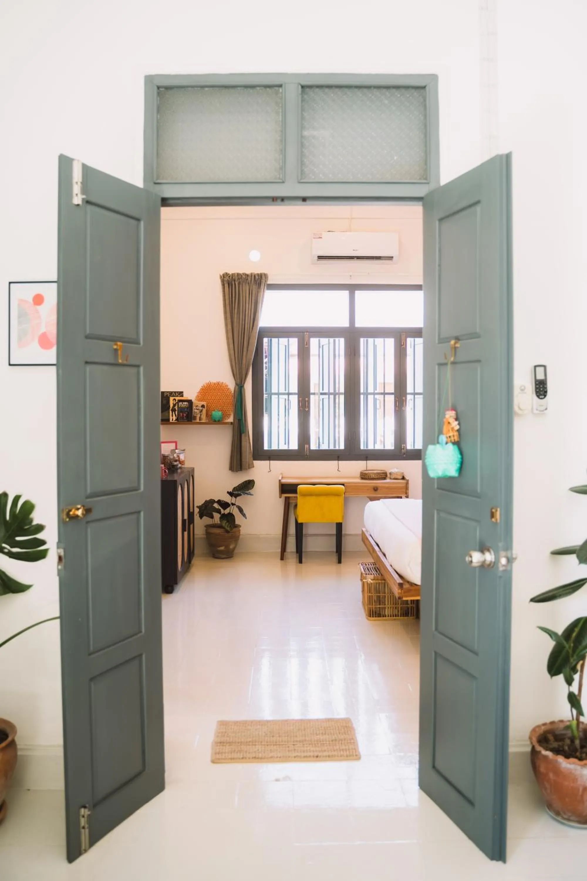 Photo of the whole room, Bed in Baan Pila