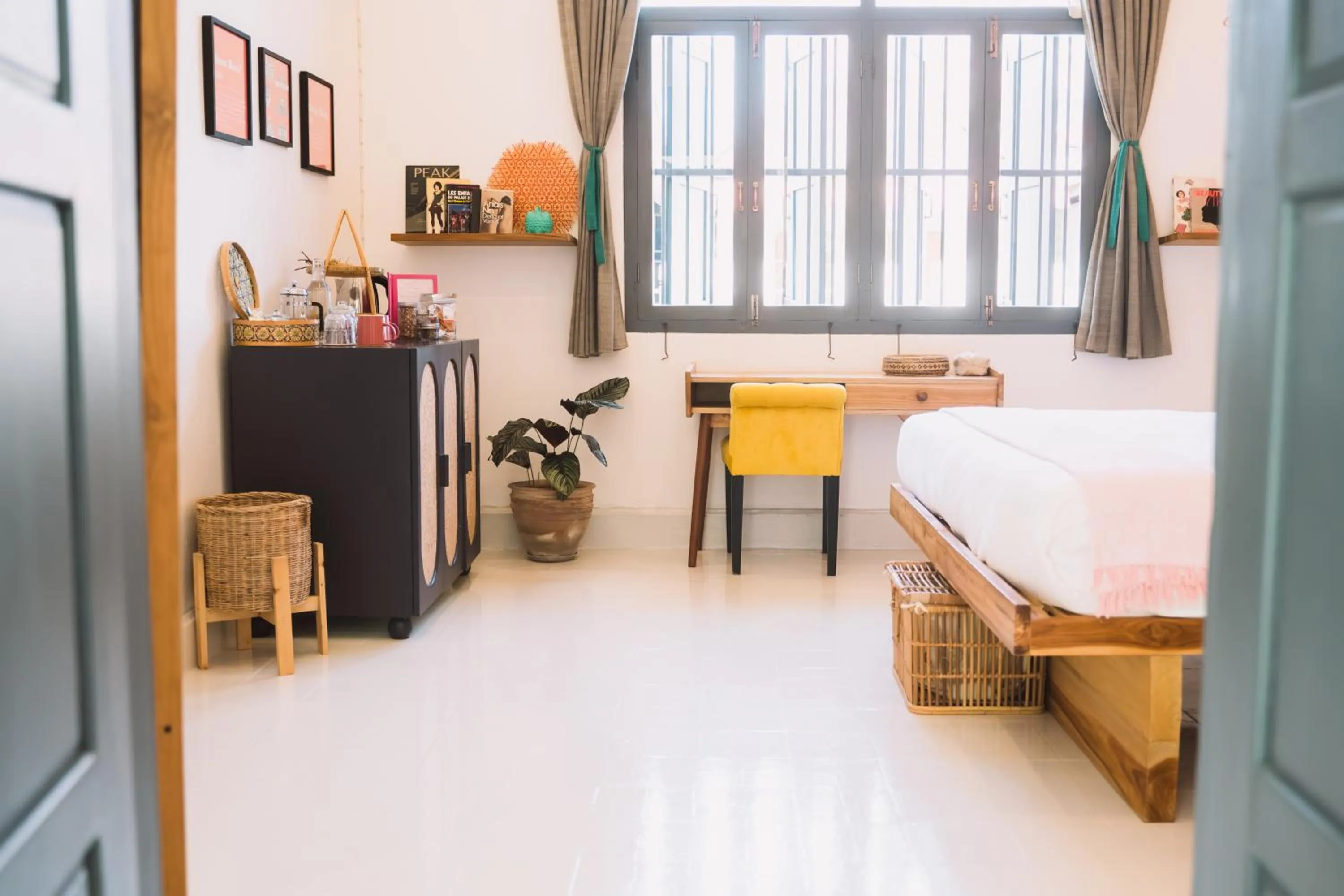 Photo of the whole room, Bed in Baan Pila