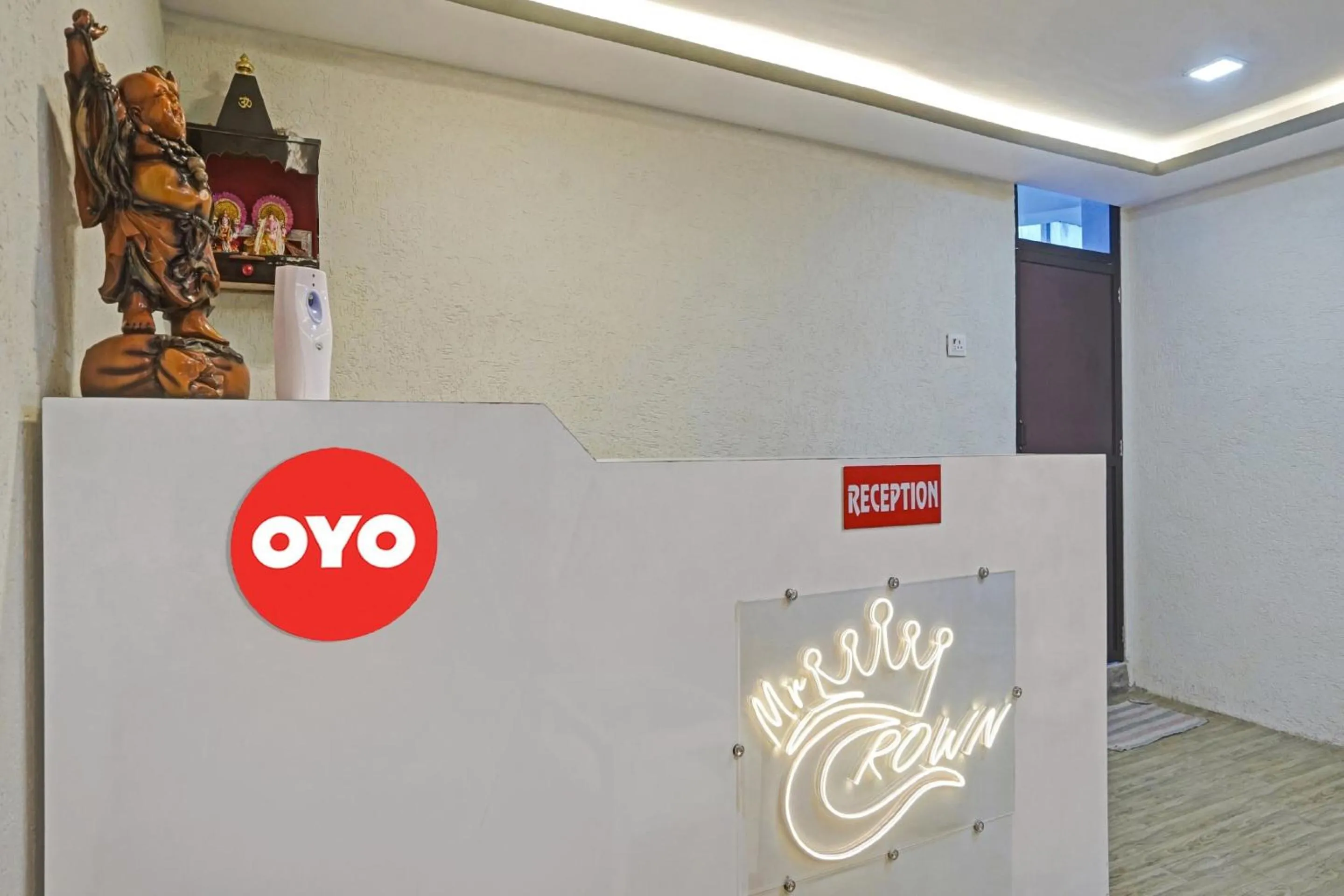 Lobby or reception in Hotel O Mr Crown Inn To Inn