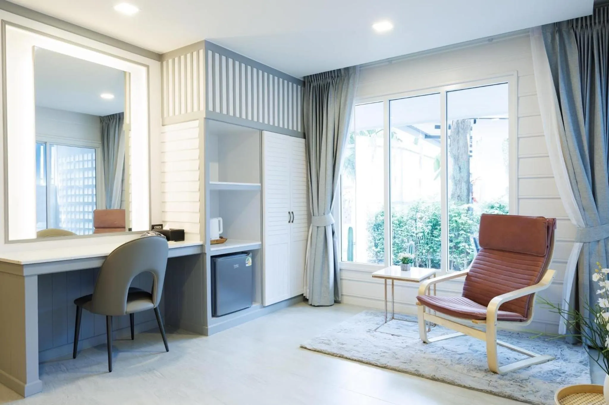 Seating area in IP PLUS BEACH RESORT Koh Larn