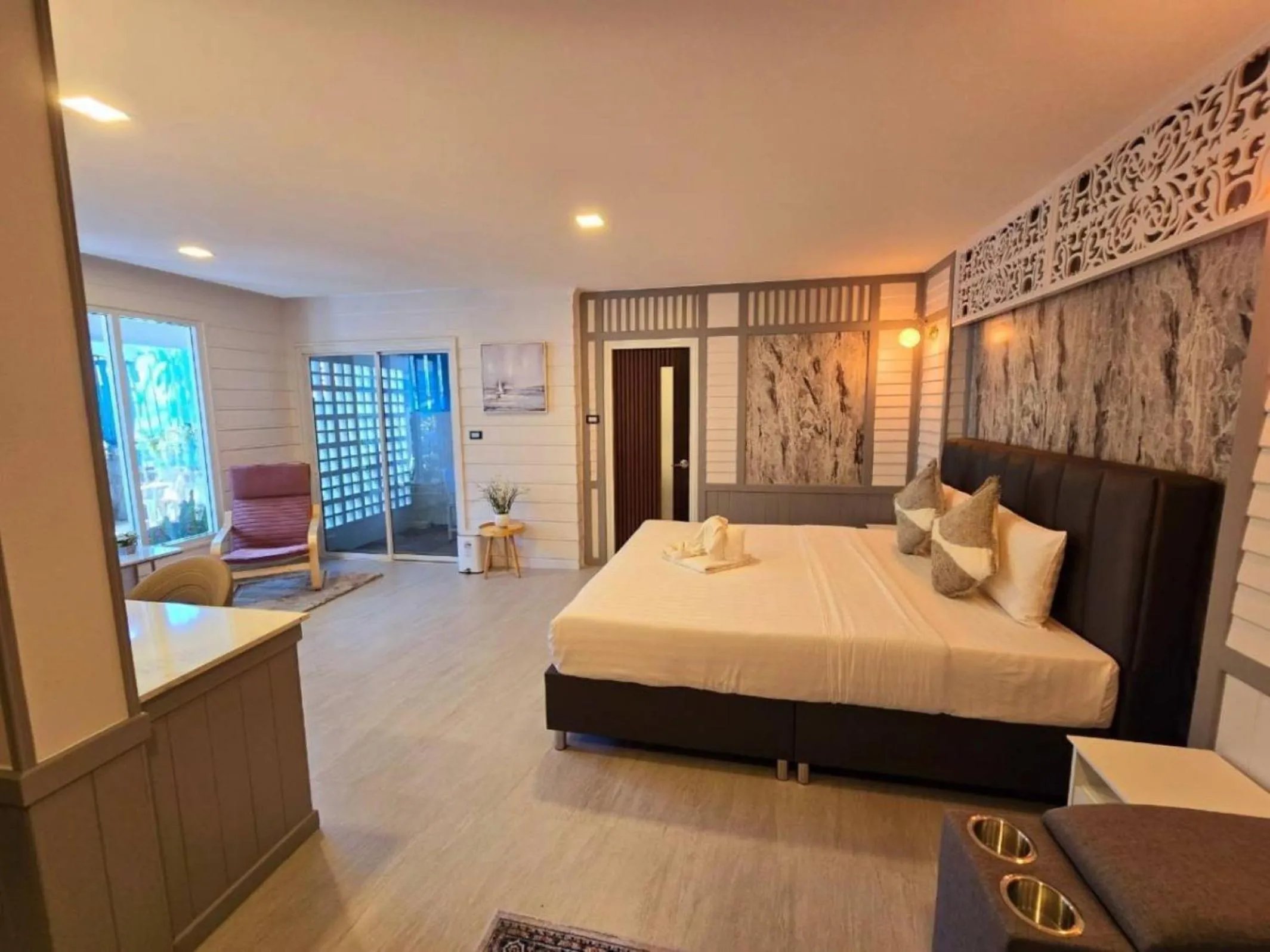 Bed in IP PLUS BEACH RESORT Koh Larn