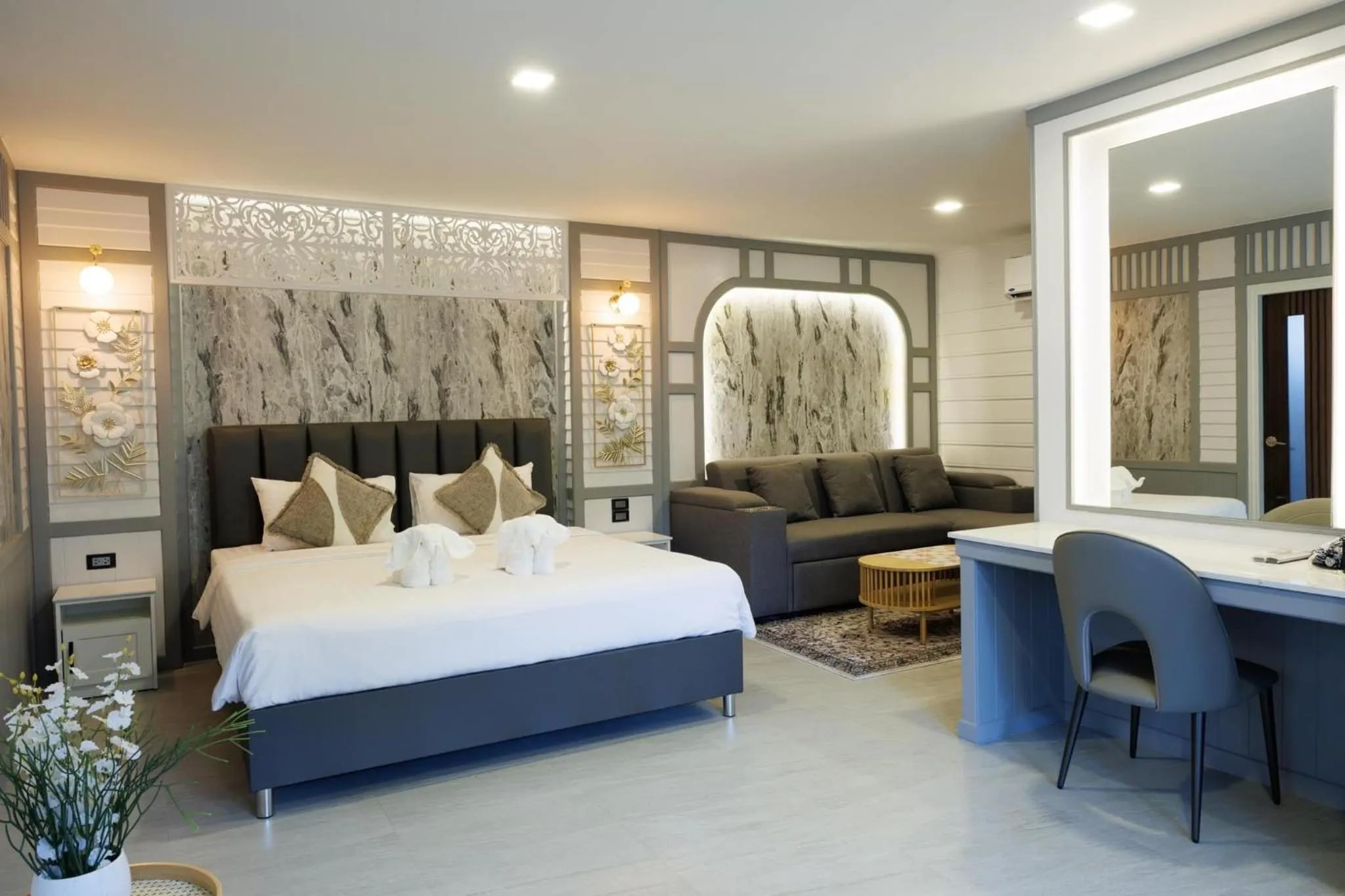 Bed in IP PLUS BEACH RESORT Koh Larn