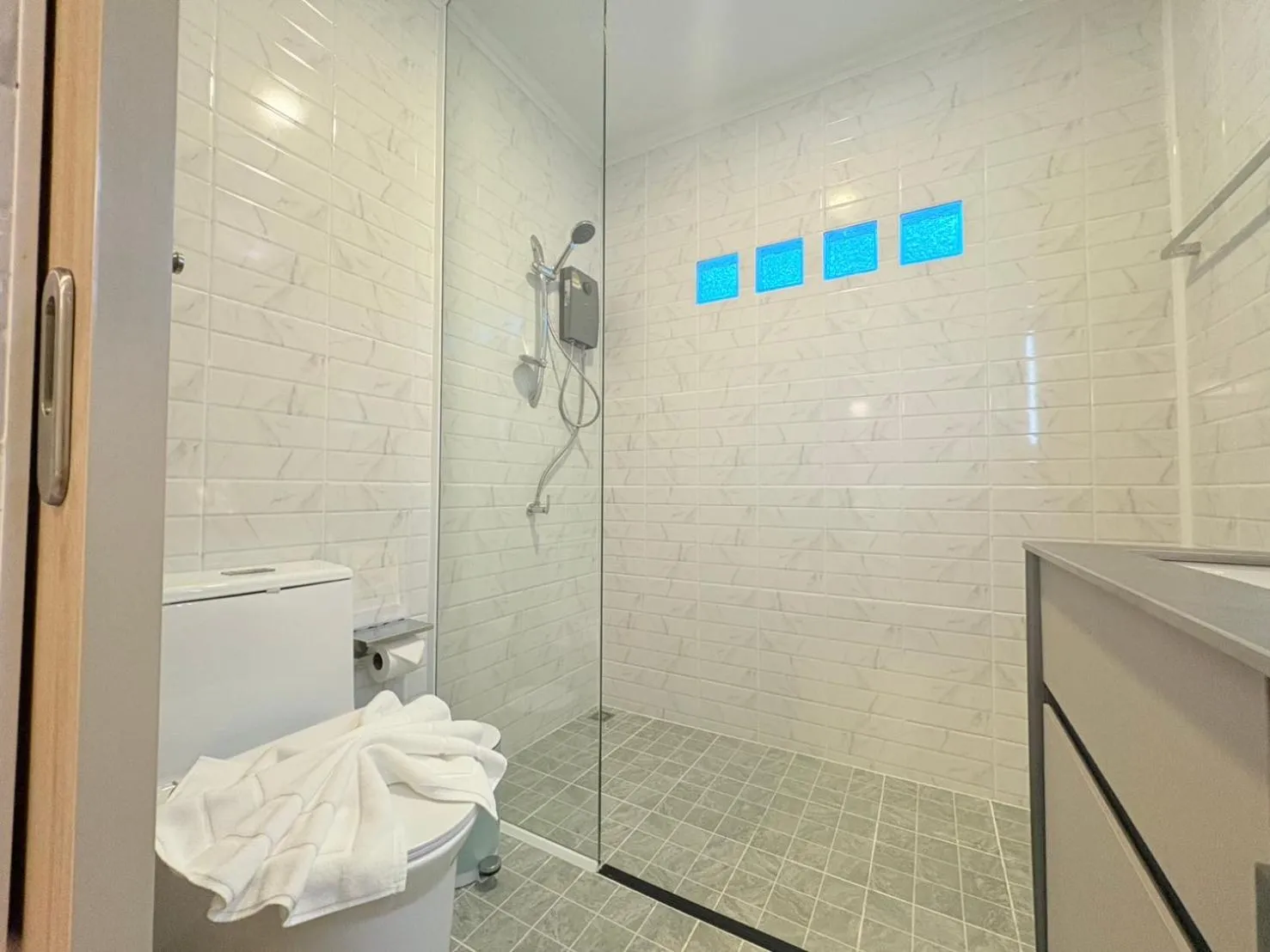 Bathroom in IP PLUS BEACH RESORT Koh Larn