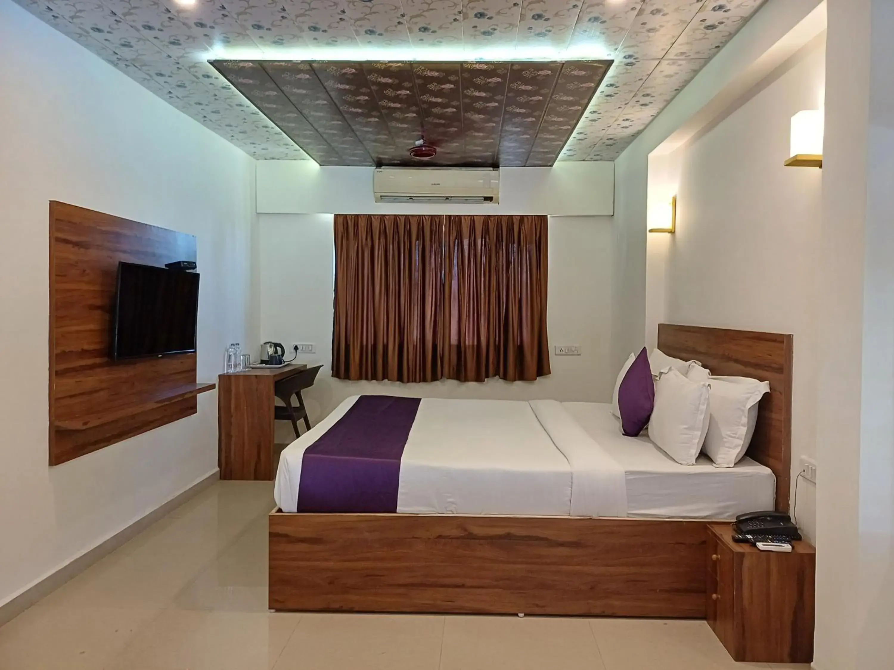 Deluxe Room in VITS Daman Devka Beach Deluxe Room in VITS Daman Devka Beach