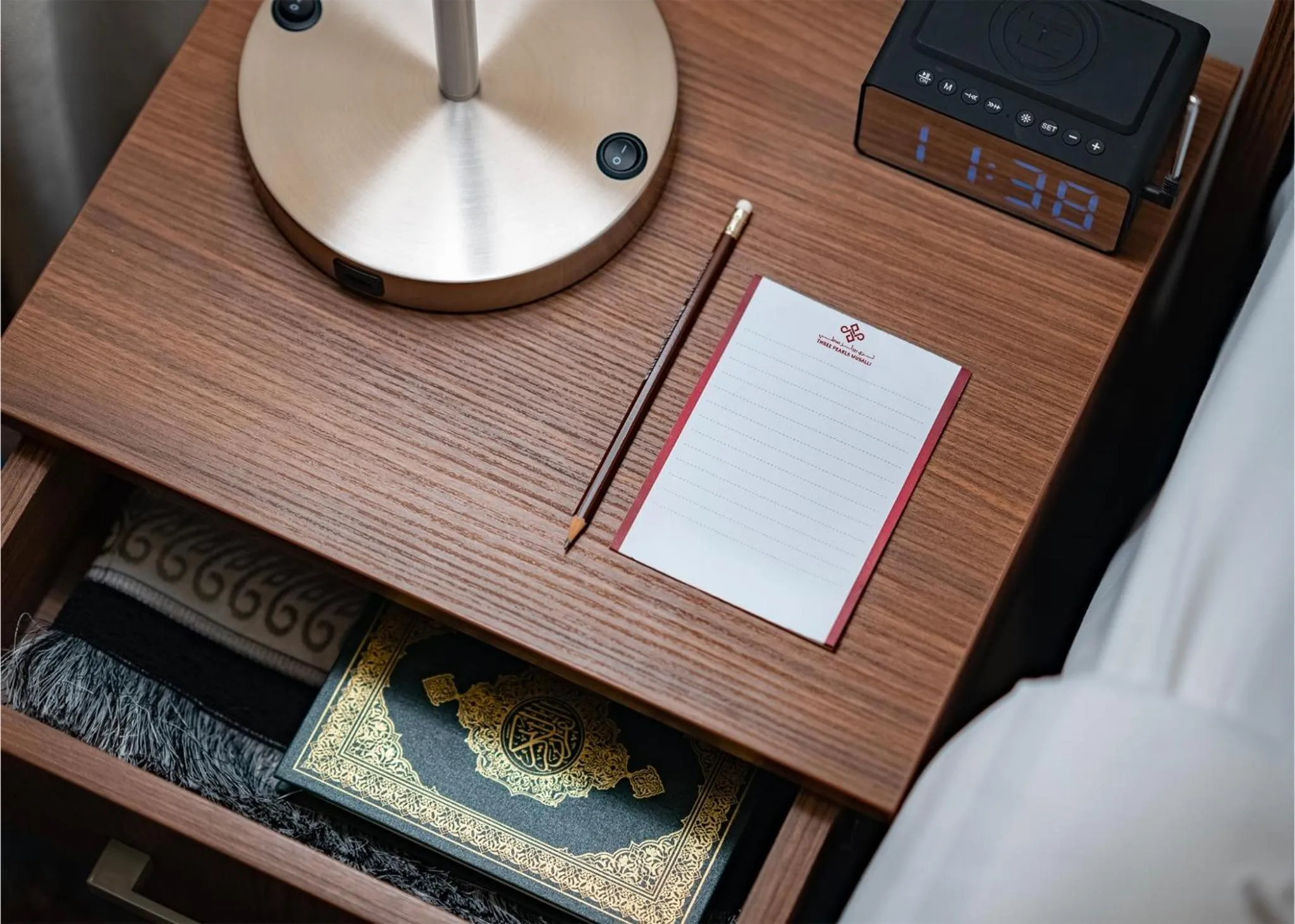 Bedroom in Three Pearls Musalli Hotel