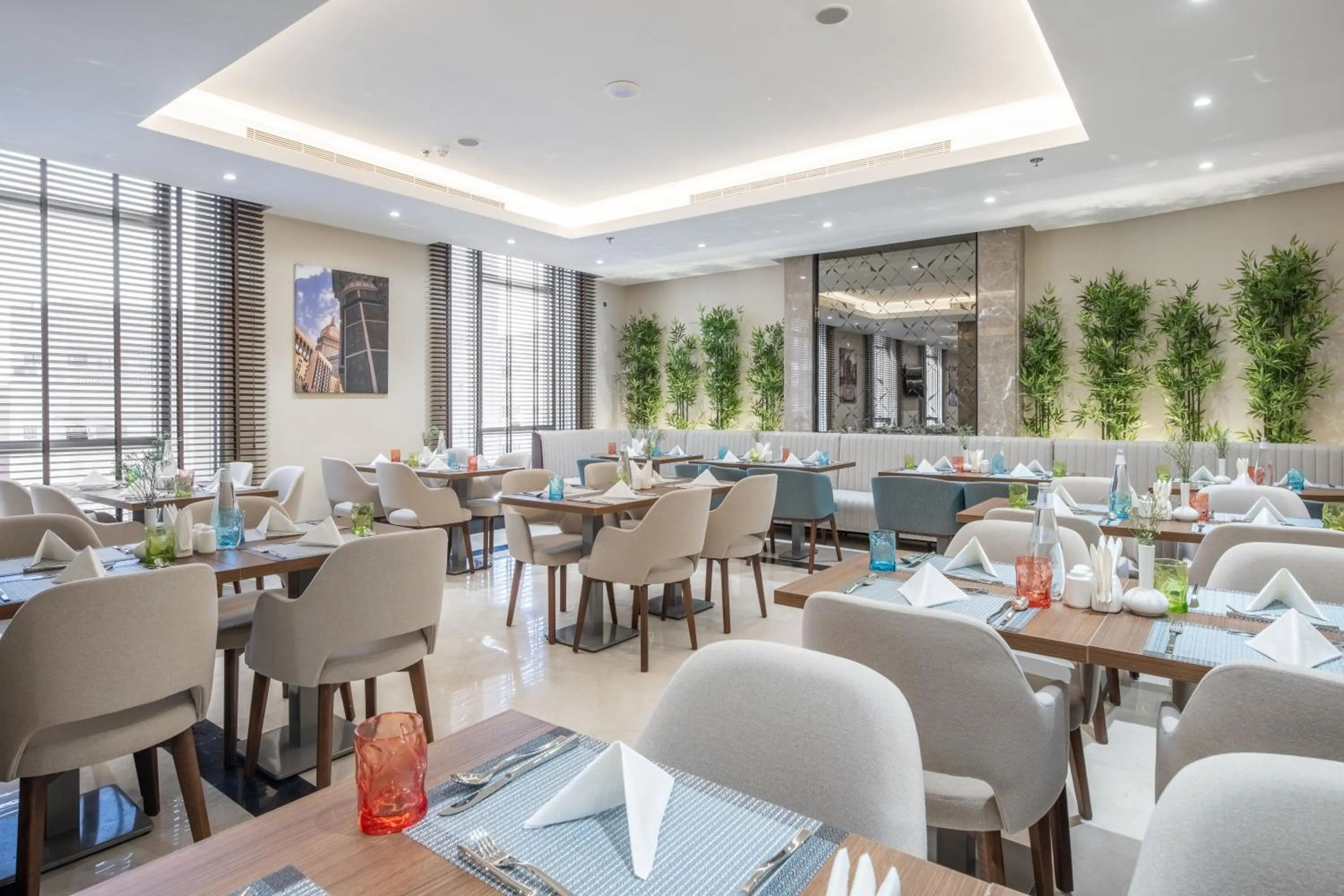 Restaurant/places to eat in Three Pearls Musalli Hotel