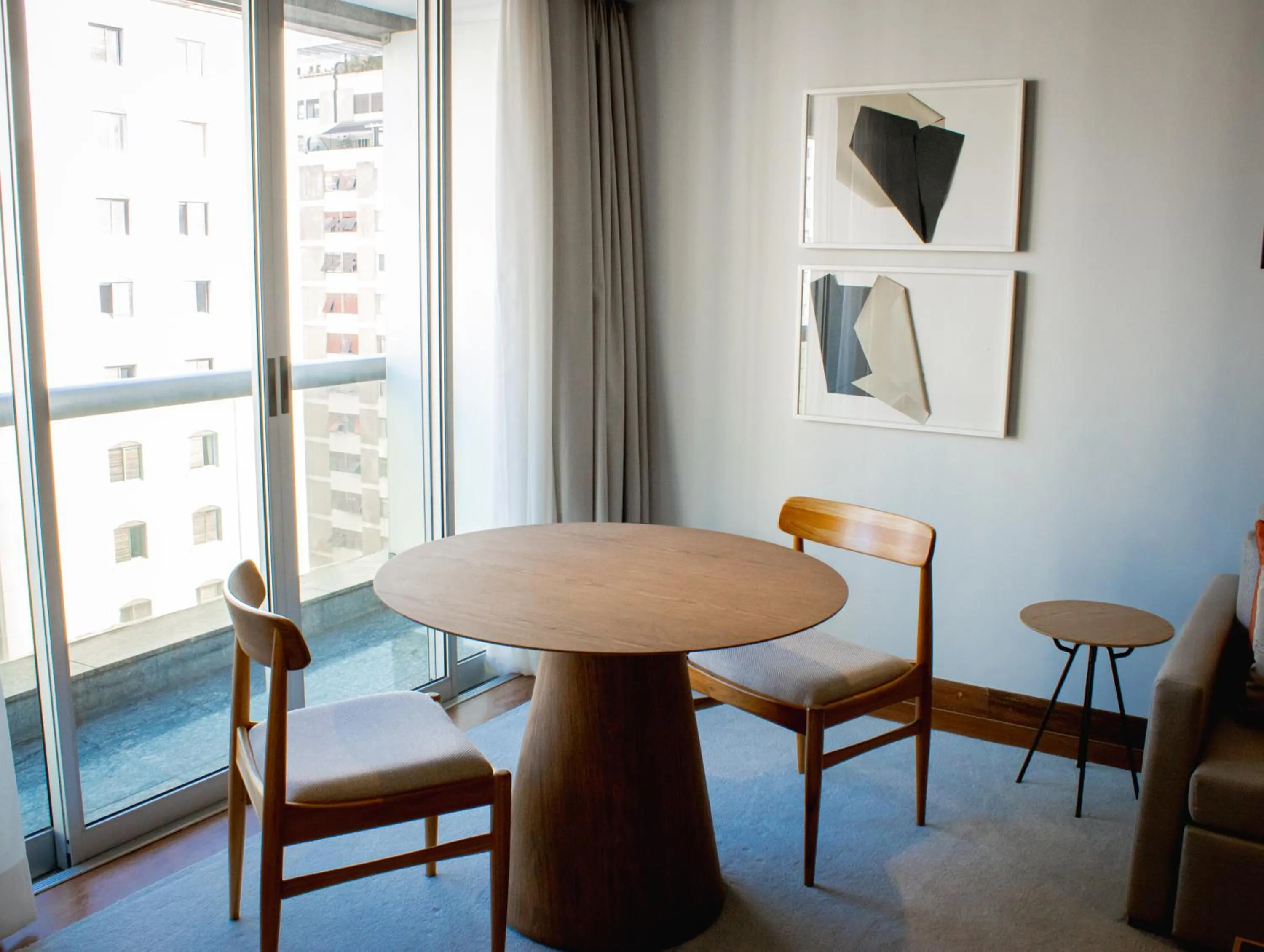 Dining area in Roomo Transamerica SP GeorgeV Itaim Bibi