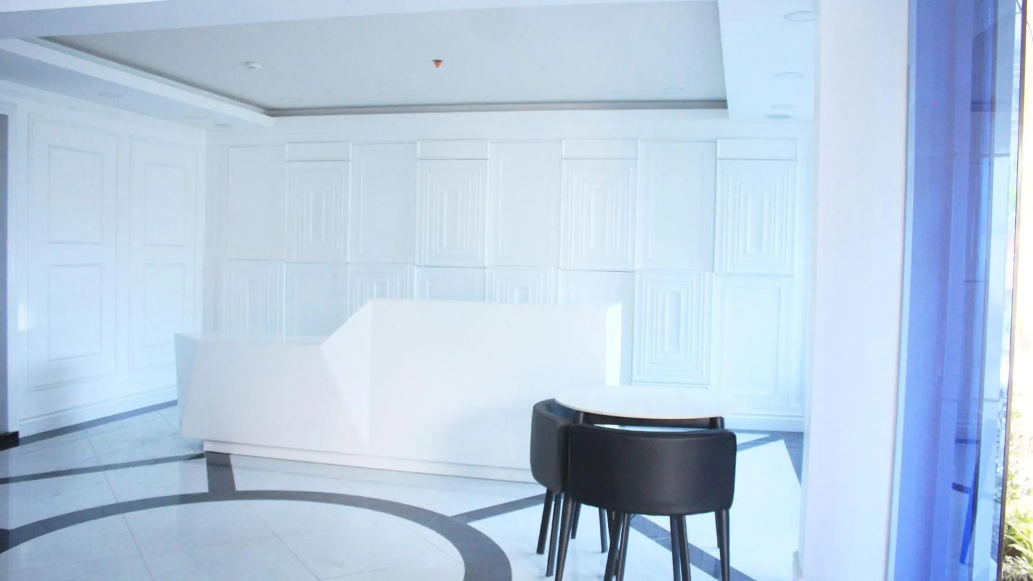 Lobby or reception in The Blu Hotel