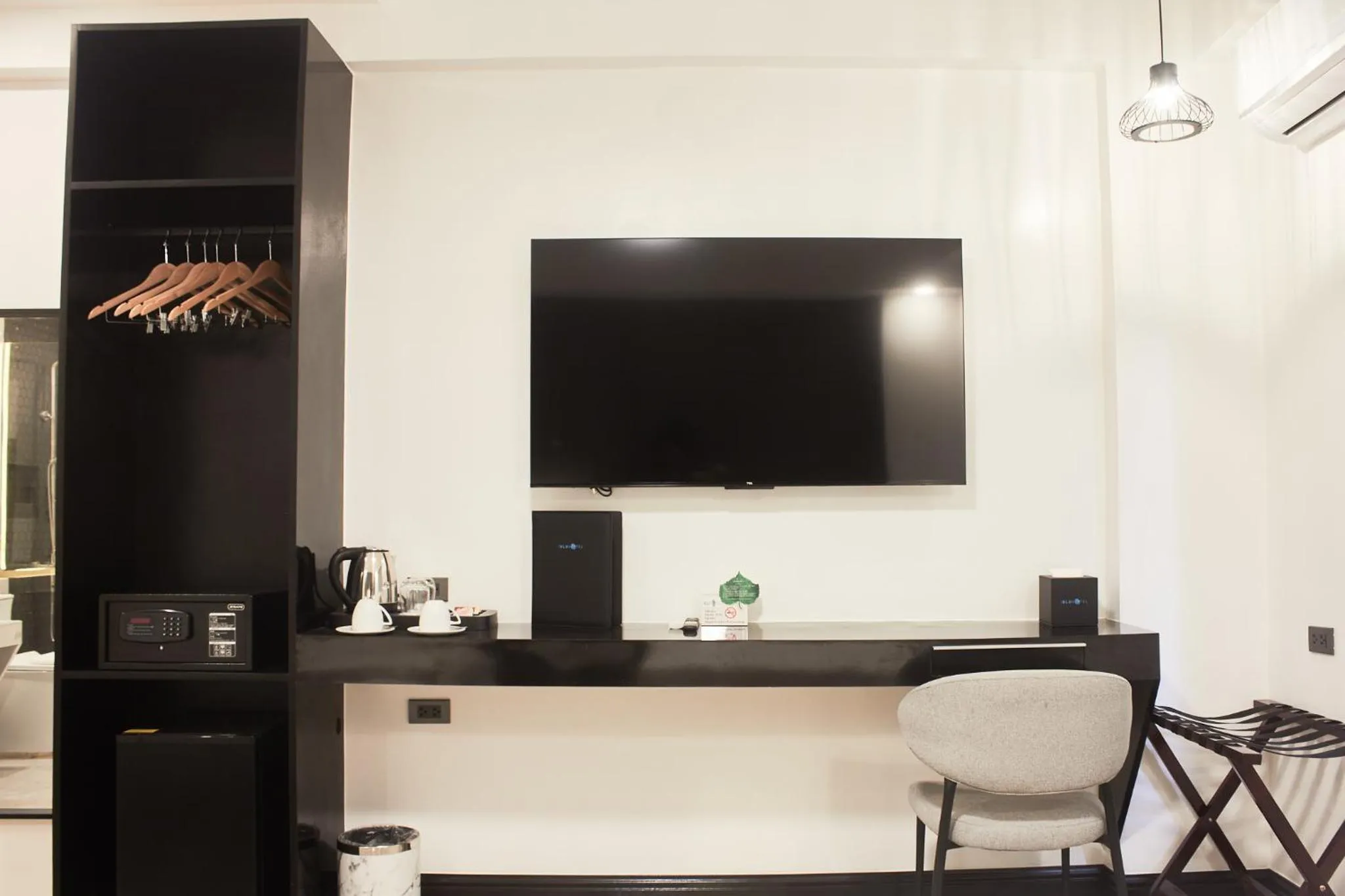 Coffee/tea facilities in The Blu Hotel