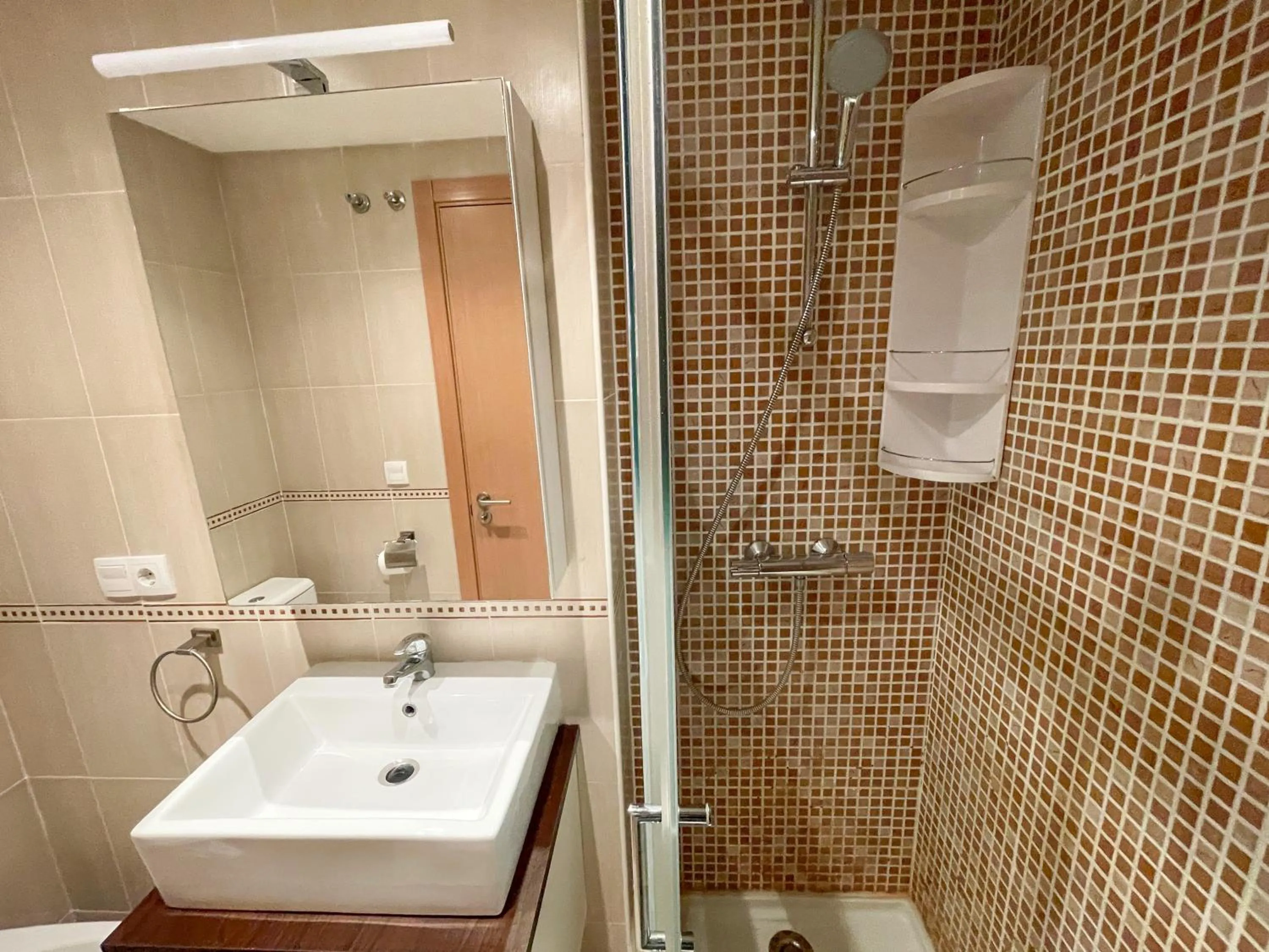 Shower in Apartamentos Mirador del Castillo 3000