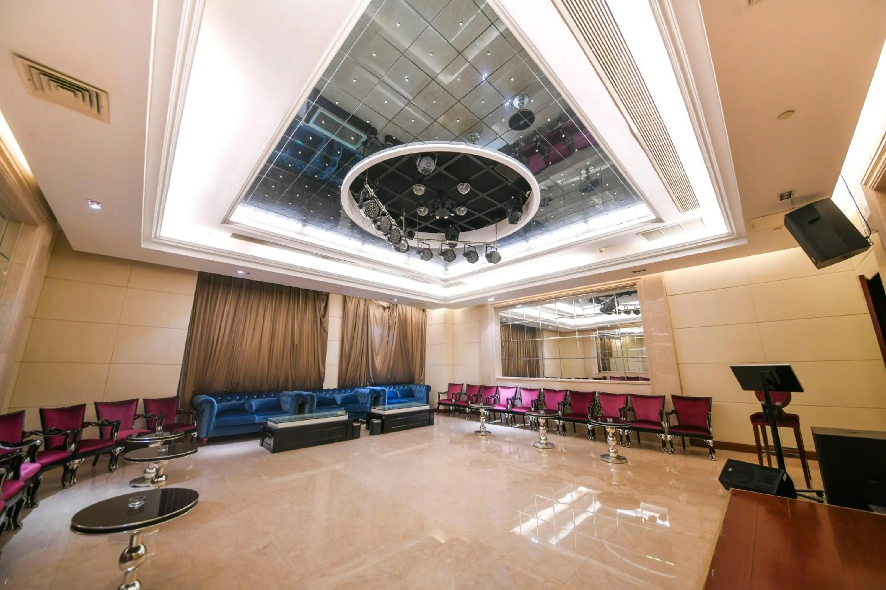 Karaoke in HeBei Cuipingshan Guest House