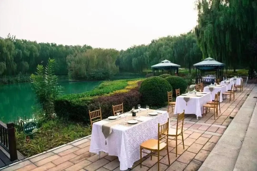 BBQ facilities in HeBei Cuipingshan Guest House