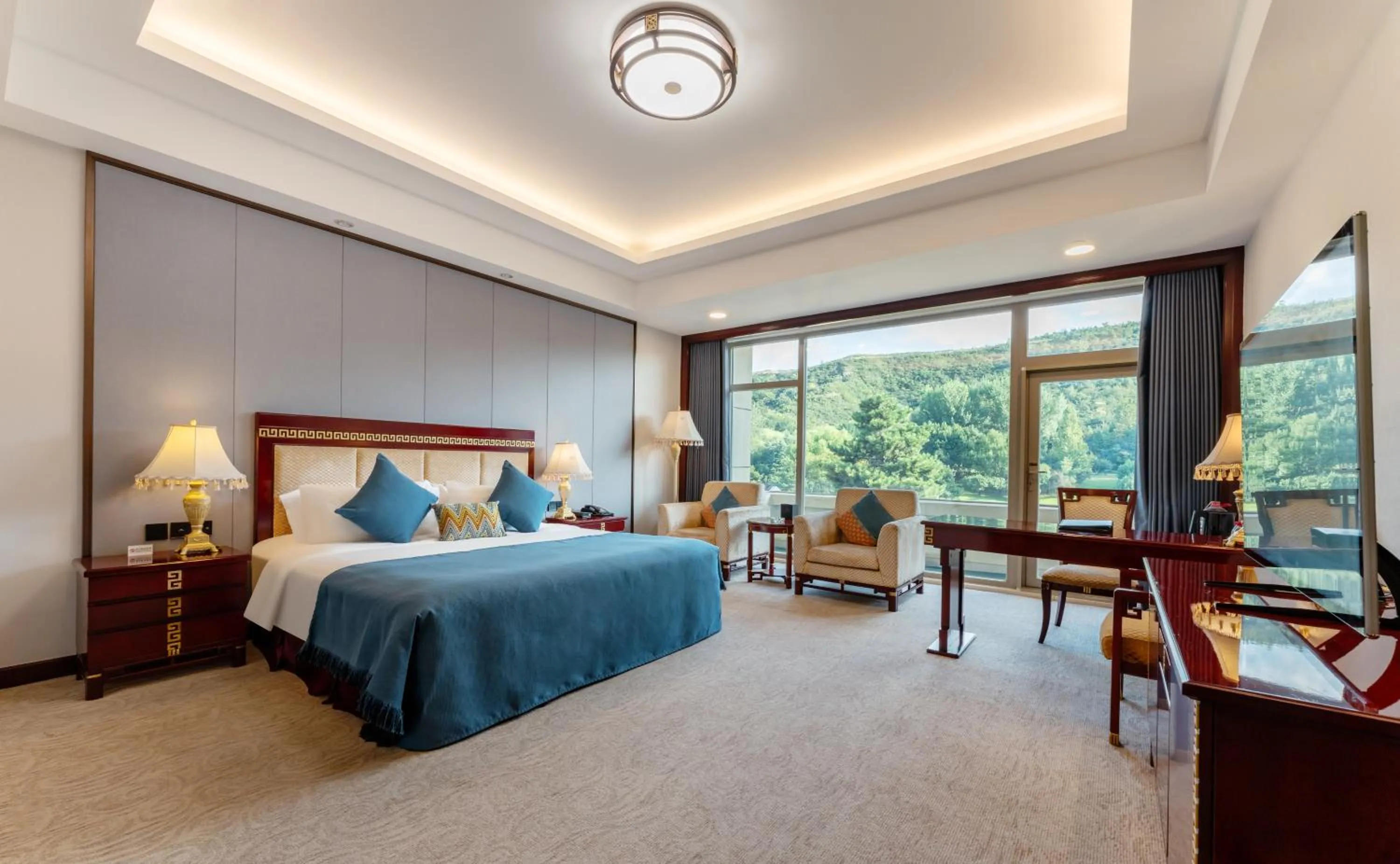 Photo of the whole room, Bed in HeBei Cuipingshan Guest House