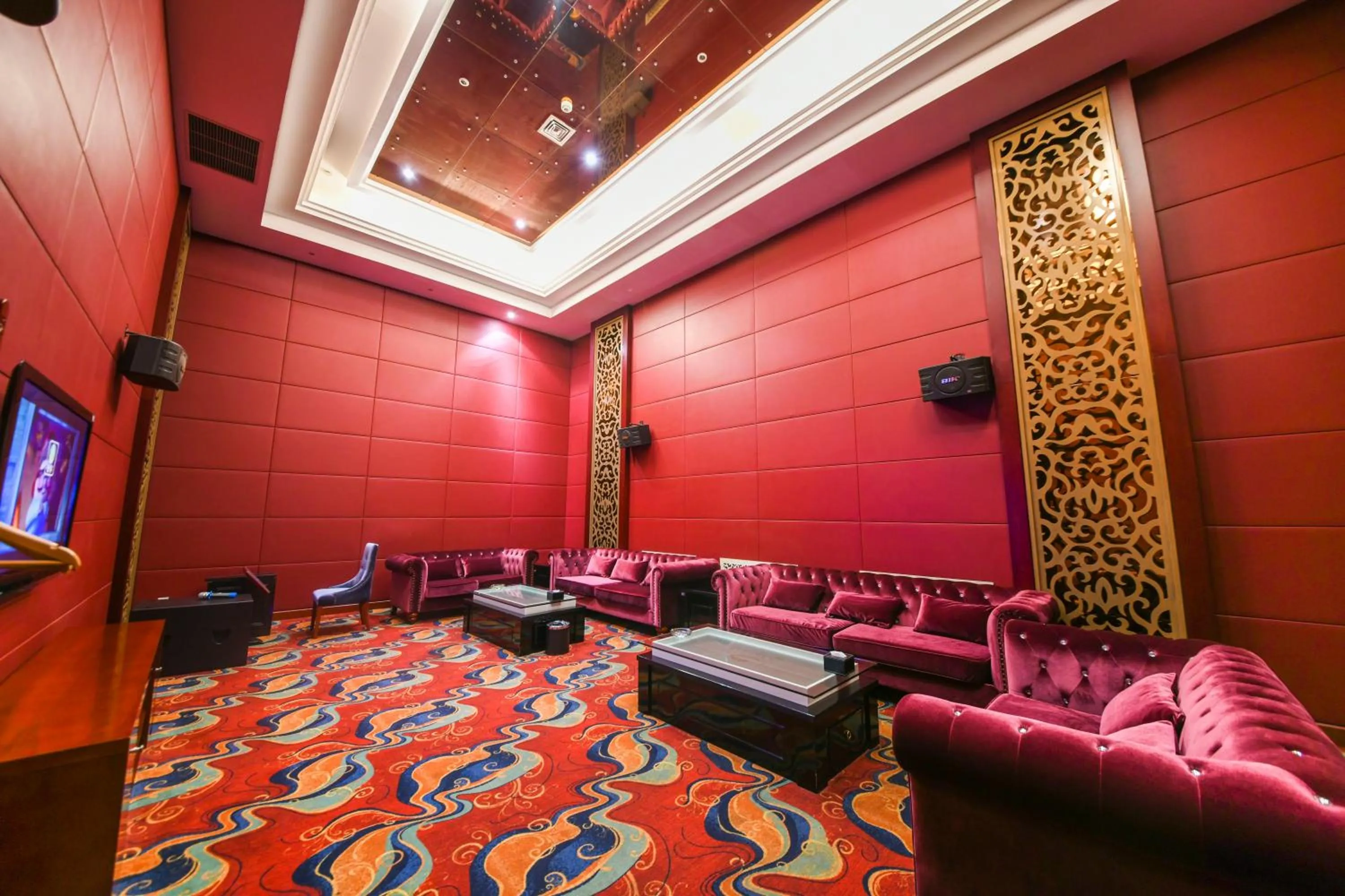 Karaoke in HeBei Cuipingshan Guest House